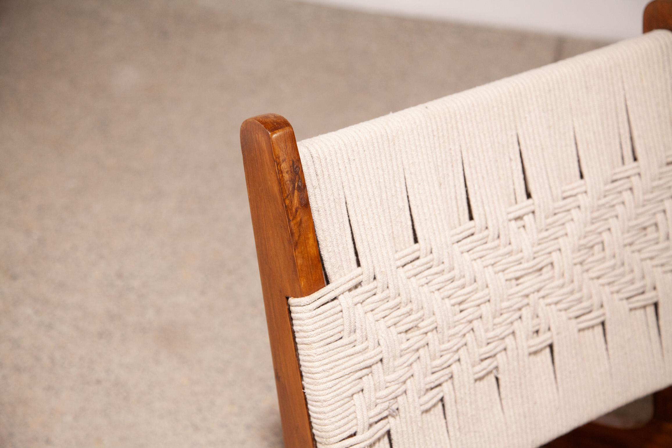 Chaise longue en corde attribuée à Pierre Jeanneret en vente 3
