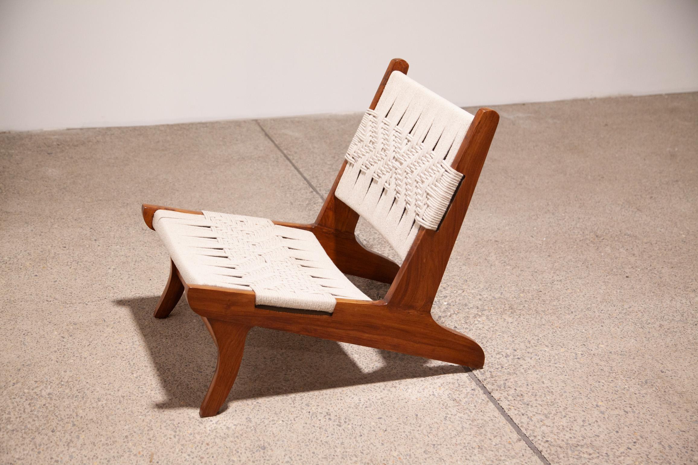 Chaise longue en corde attribuée à Pierre Jeanneret Bon état - En vente à New York, NY
