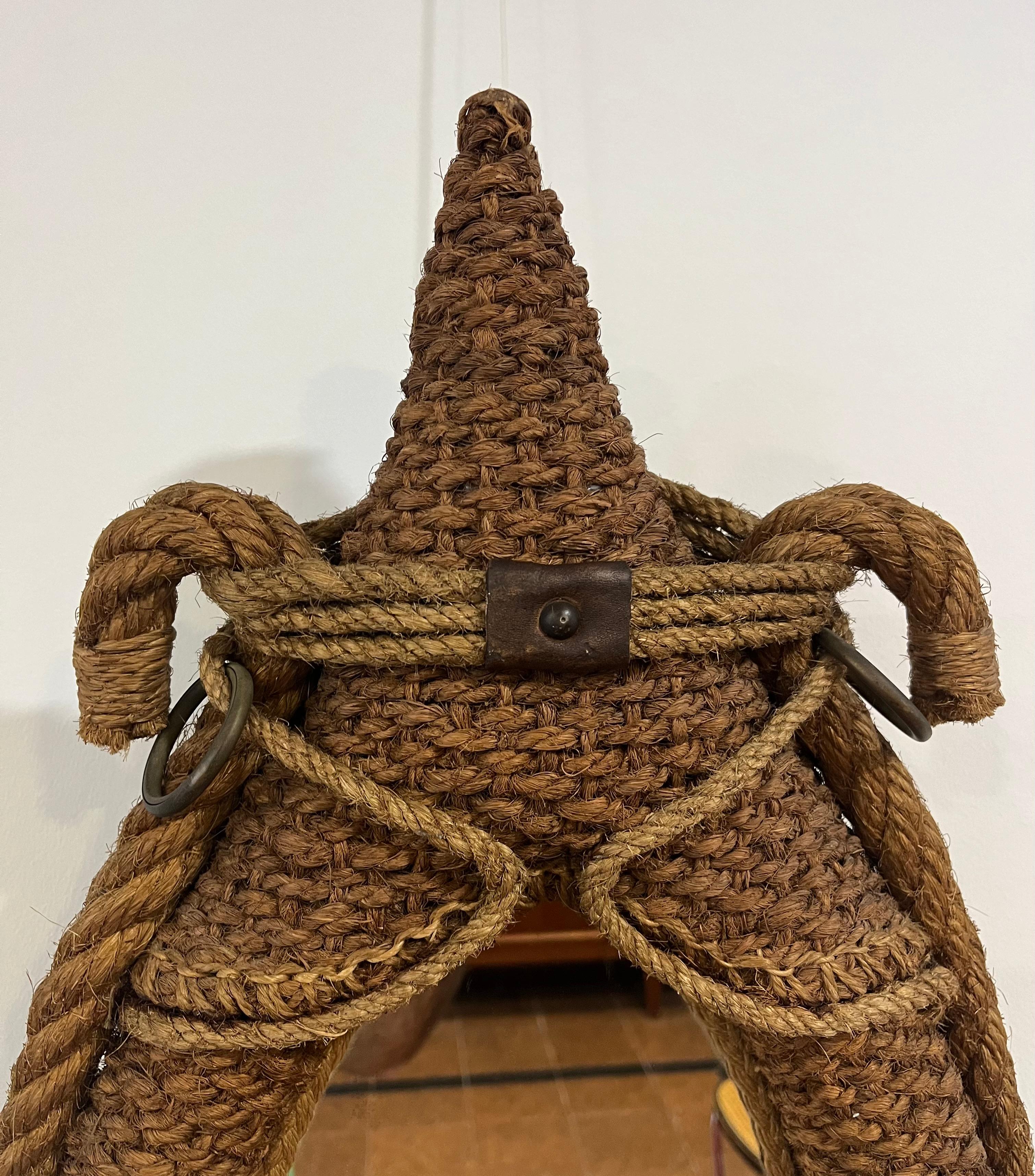 Specchio in corda a forma di collana di cavallo di Adrien Audoux e Frida Minet, Francia, anni '50
Buono stato
