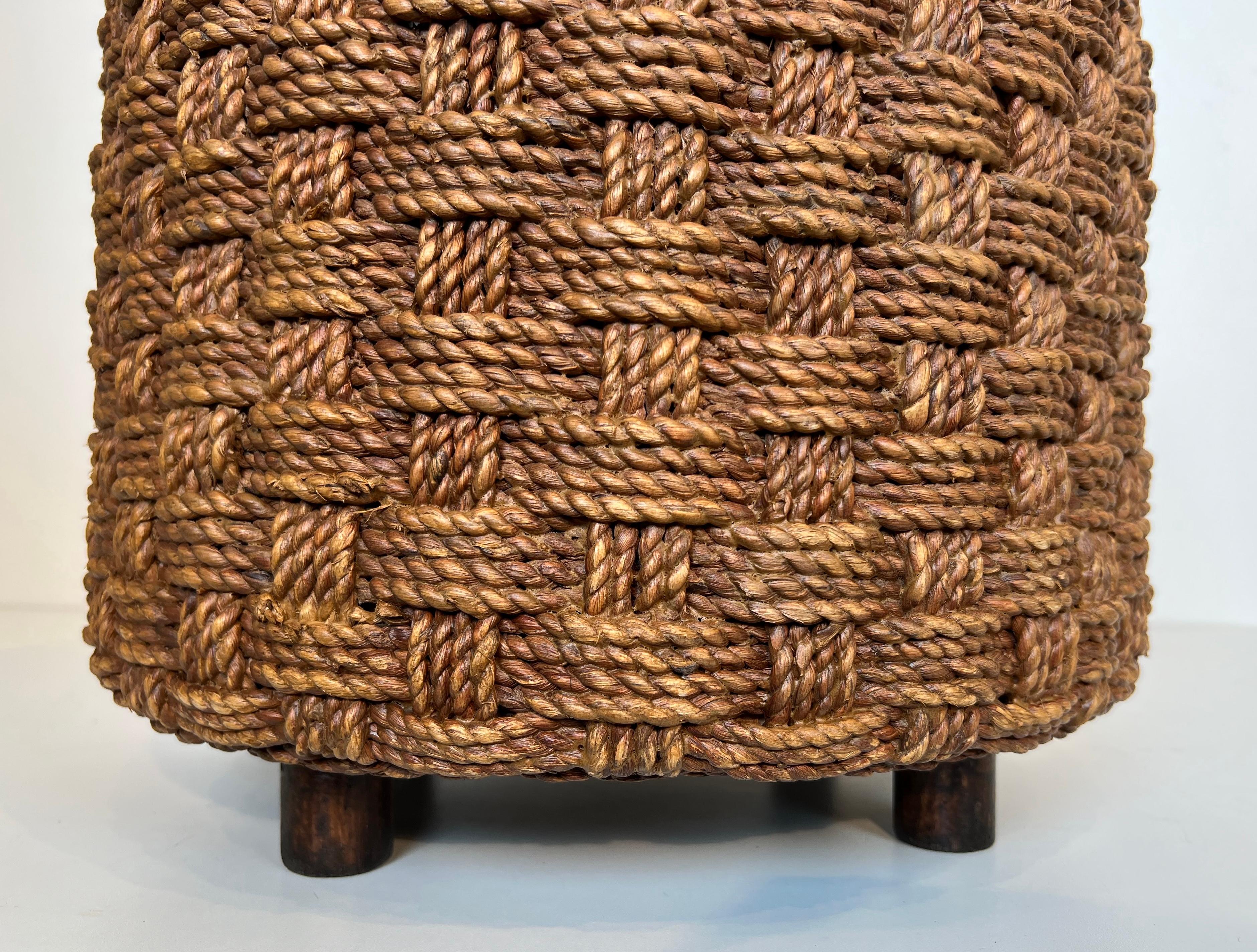 Tabouret en corde à pieds ronds en bois dans le style d'Audoux Minet en vente 3