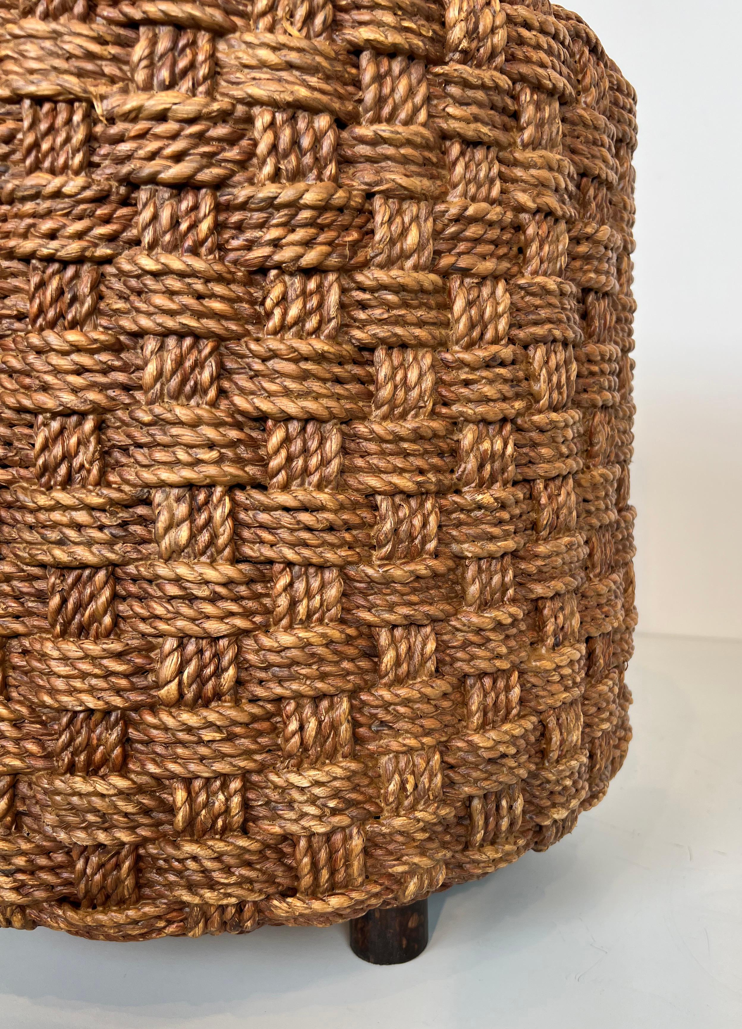 Tabouret en corde à pieds ronds en bois dans le style d'Audoux Minet en vente 8