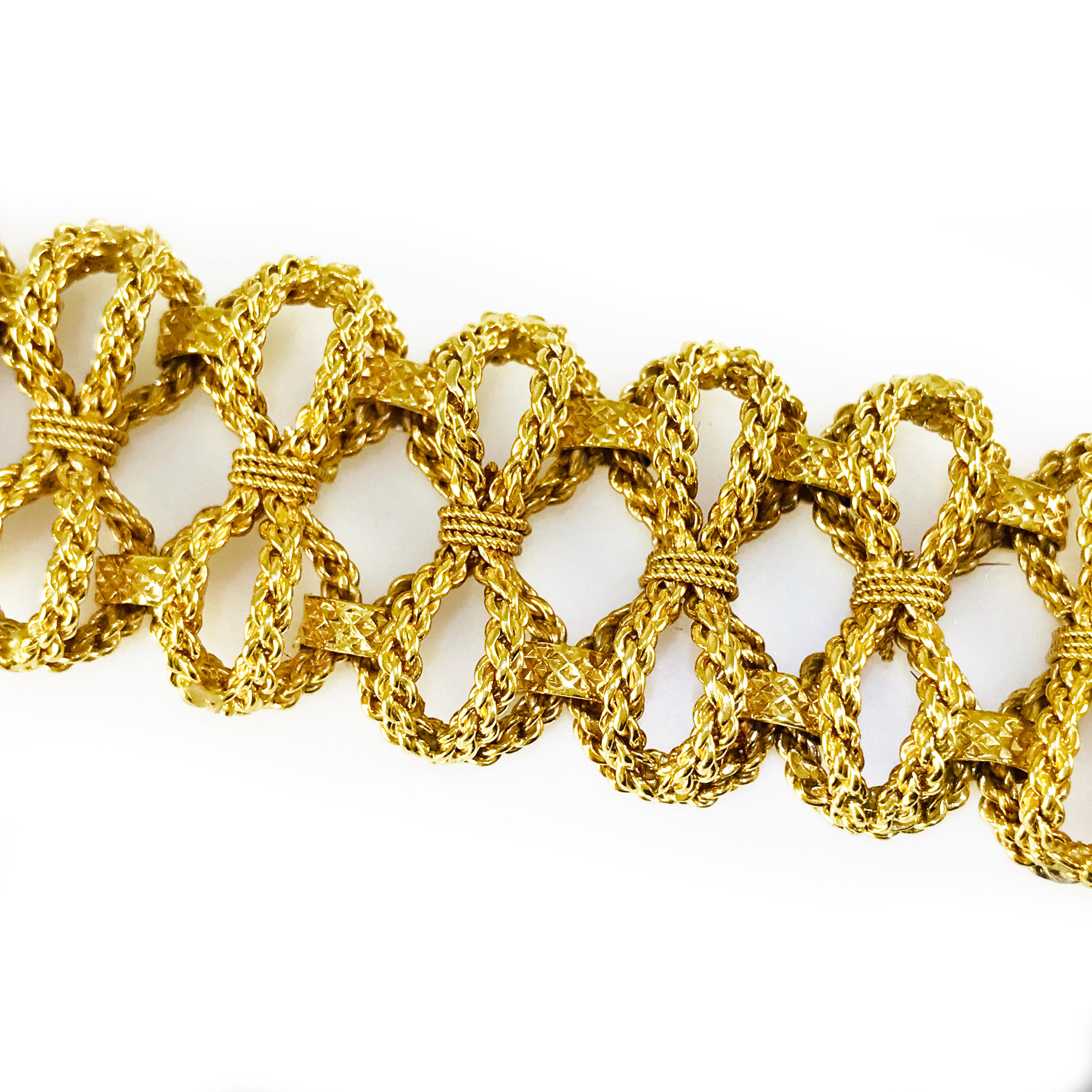Bracelet en or jaune 18k avec nœud en forme de corde Bon état - En vente à Palm Desert, CA