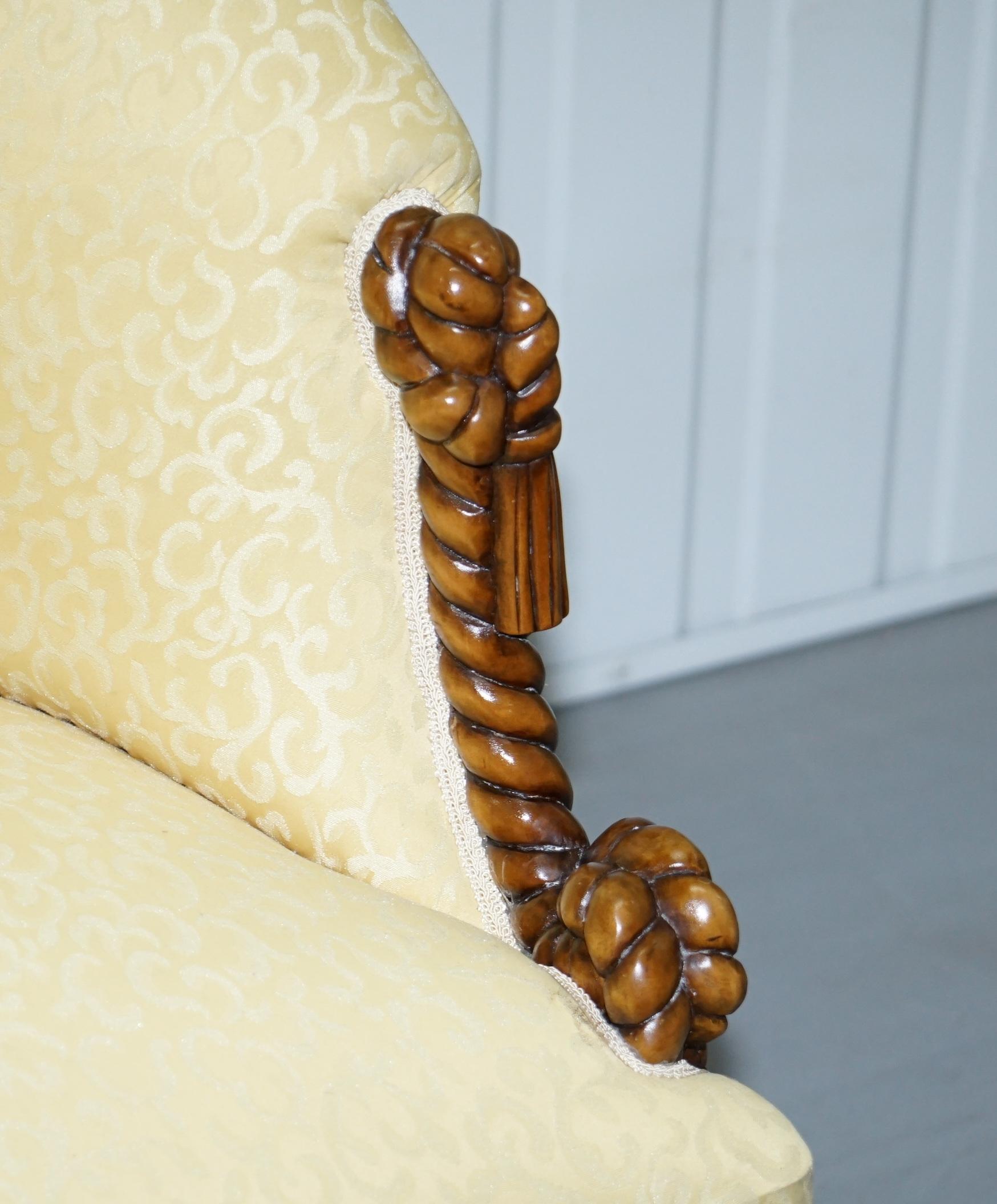 Sculpté à la main Suite de sièges et banquette en corde torsadée style Napoléon III, fauteuil et canapé Chesterfield en vente
