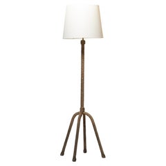 Lampada da terra con paralume bianco e corda