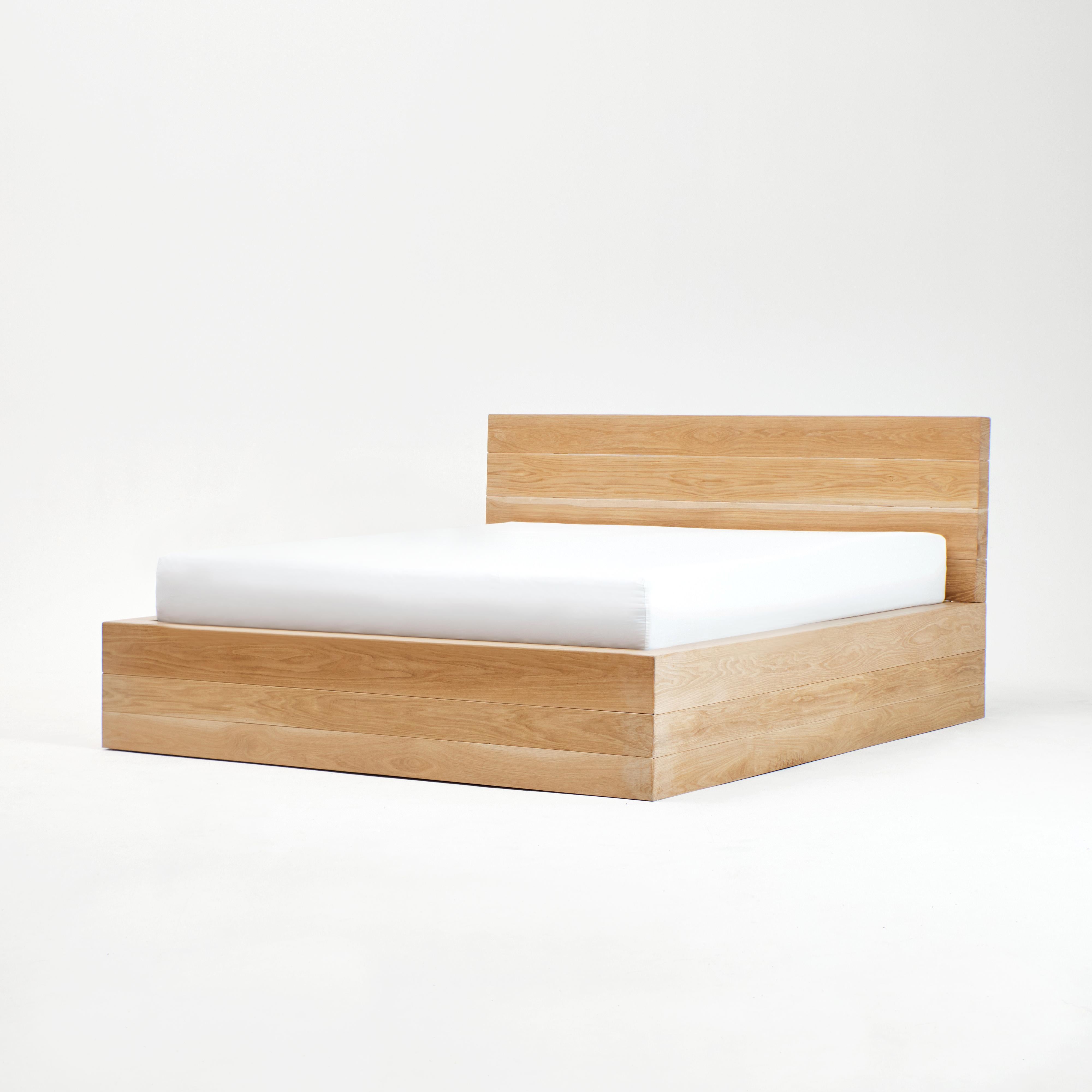 Roque Bed in Oak For Sale 5