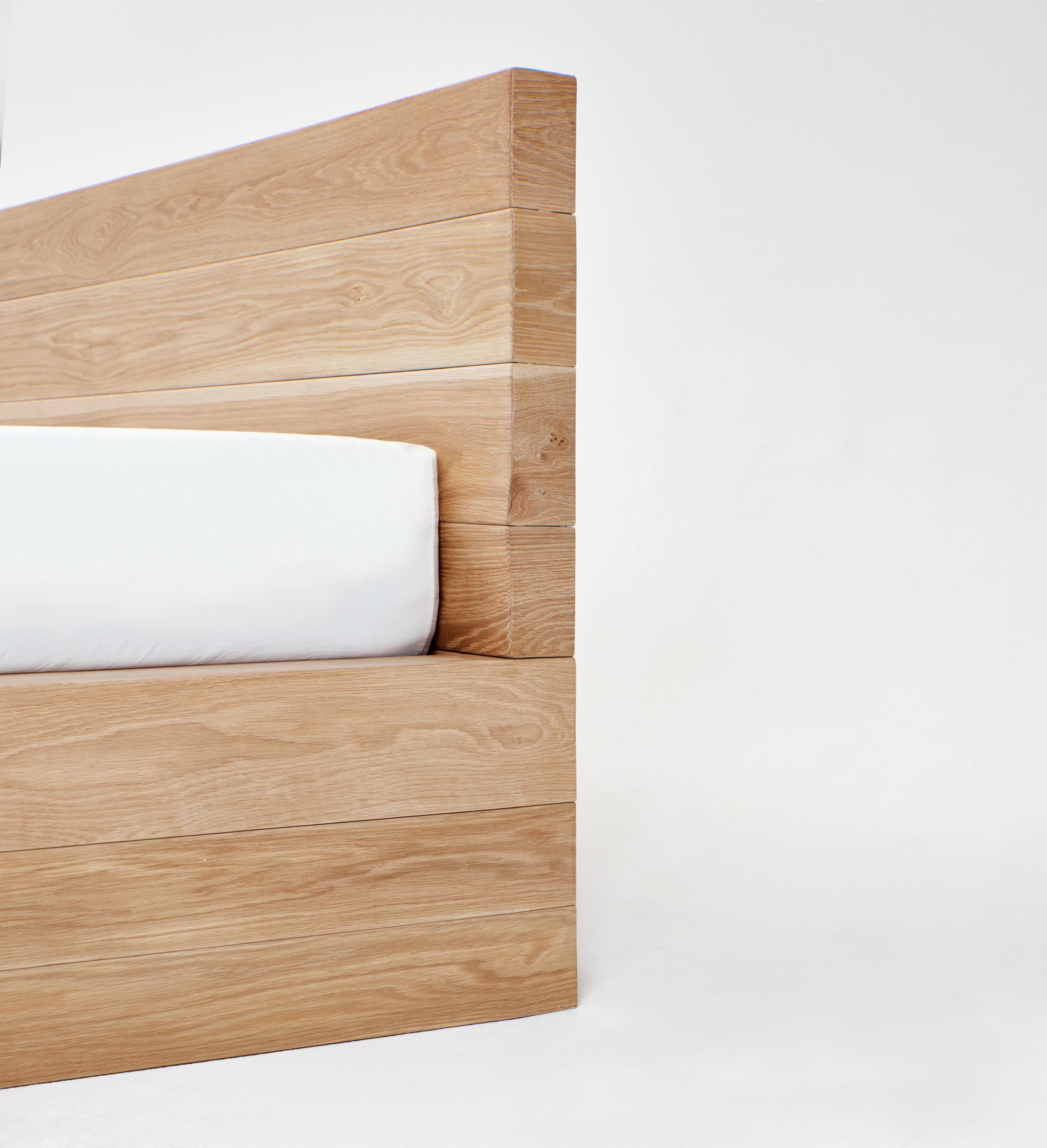 Hand-Crafted Roque Bed in Oak For Sale