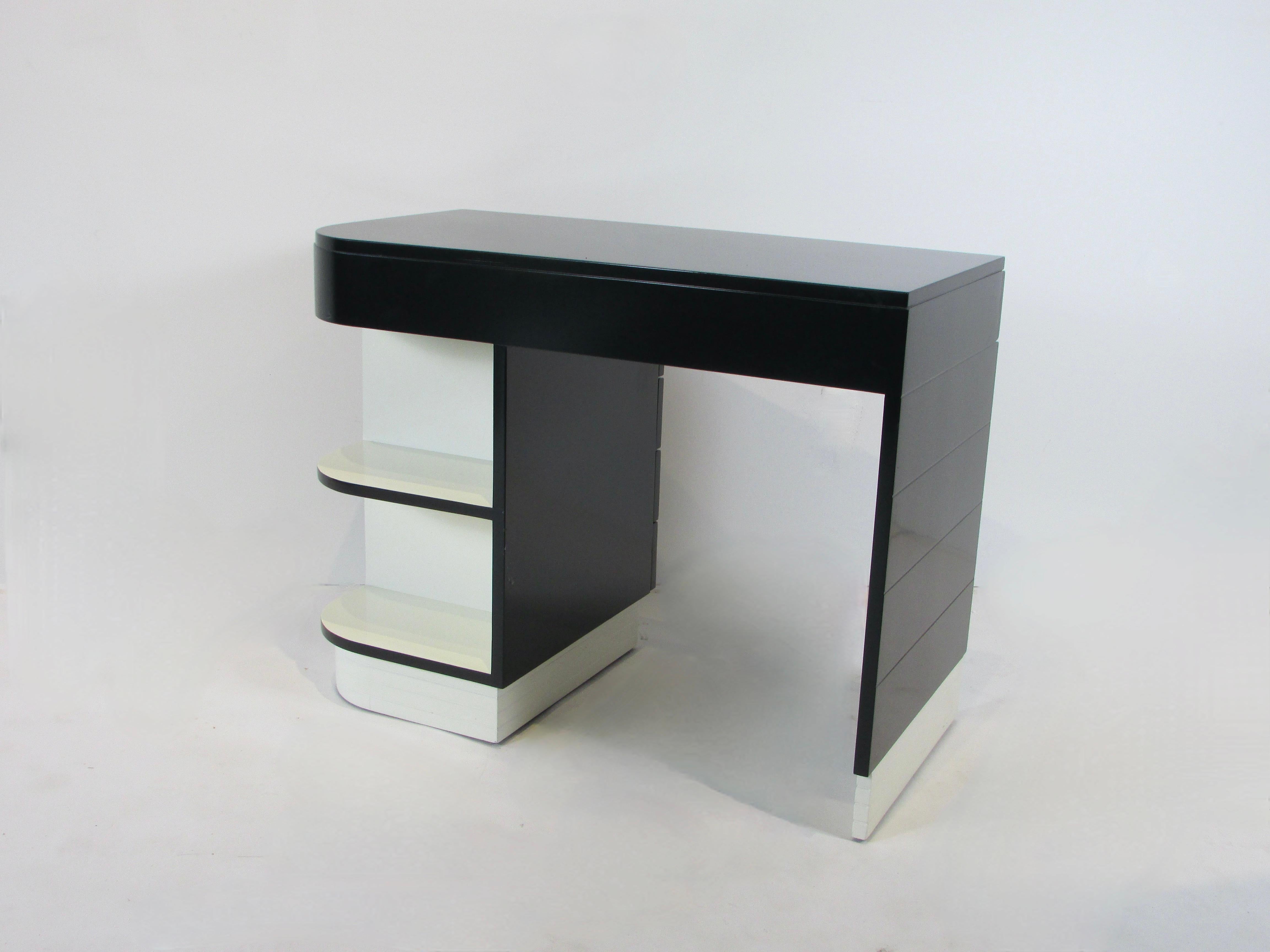 Rorimer Brooks Art Deco Moderne lackierter Bücherregal Schreibtisch mit Stuhl im Angebot 4