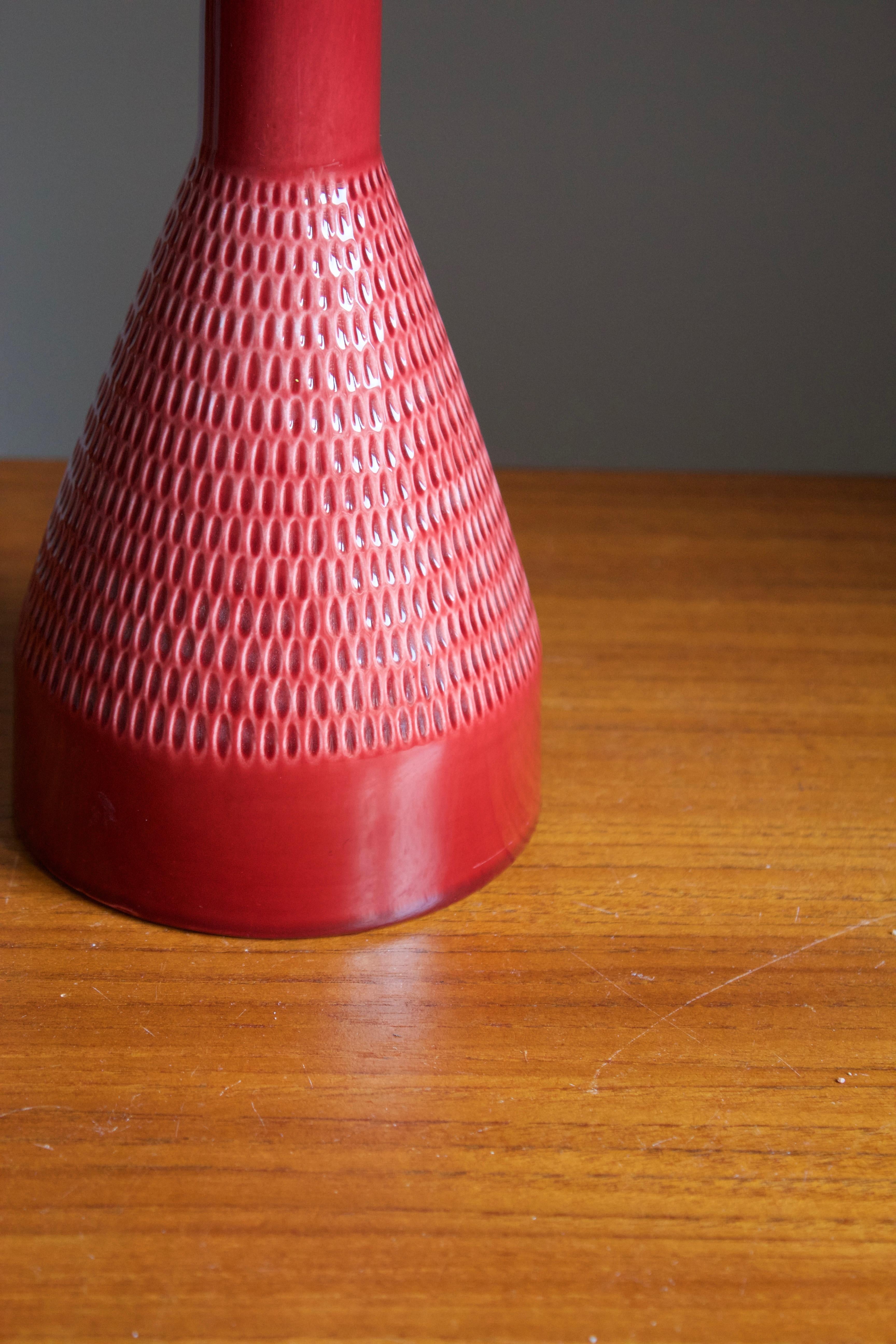 Swedish Rörstand, Table Lamp, Red Glazed Ceramic, Fabric, Sweden, 1960s
