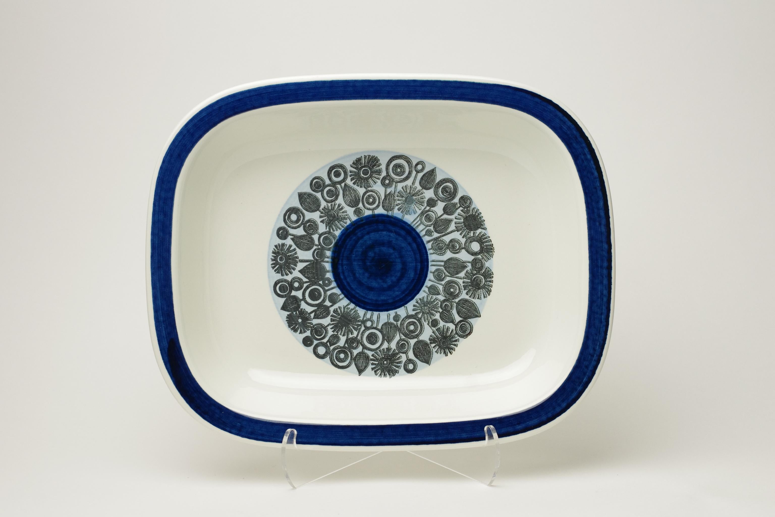 Product Description:
This serving platter has been designed by the Swedish firm Rörstrand. Christina Campbell was responsible for the design (form as well as pattern) of this item. Christina Campbell is probably most famous for her AMANDA-series at