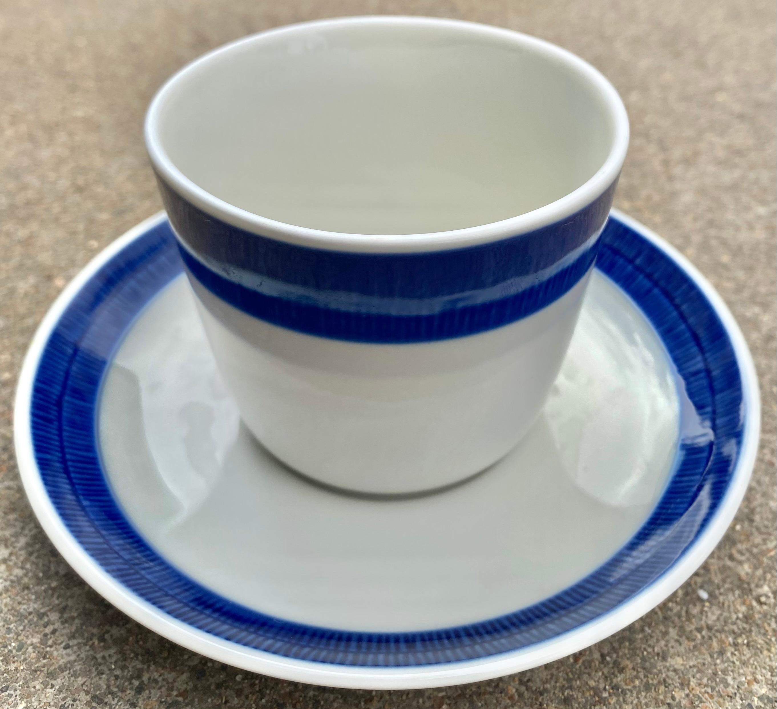 Mid-Century moderno Porcellana Rörstrand by Hertha Bengtsson KOKA, set di 77 pezzi (Svezia) in vendita