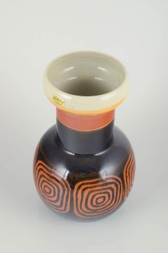 Rörstrand / Drejargruppen. Vaso in gres con decorazione a spirale. 1974