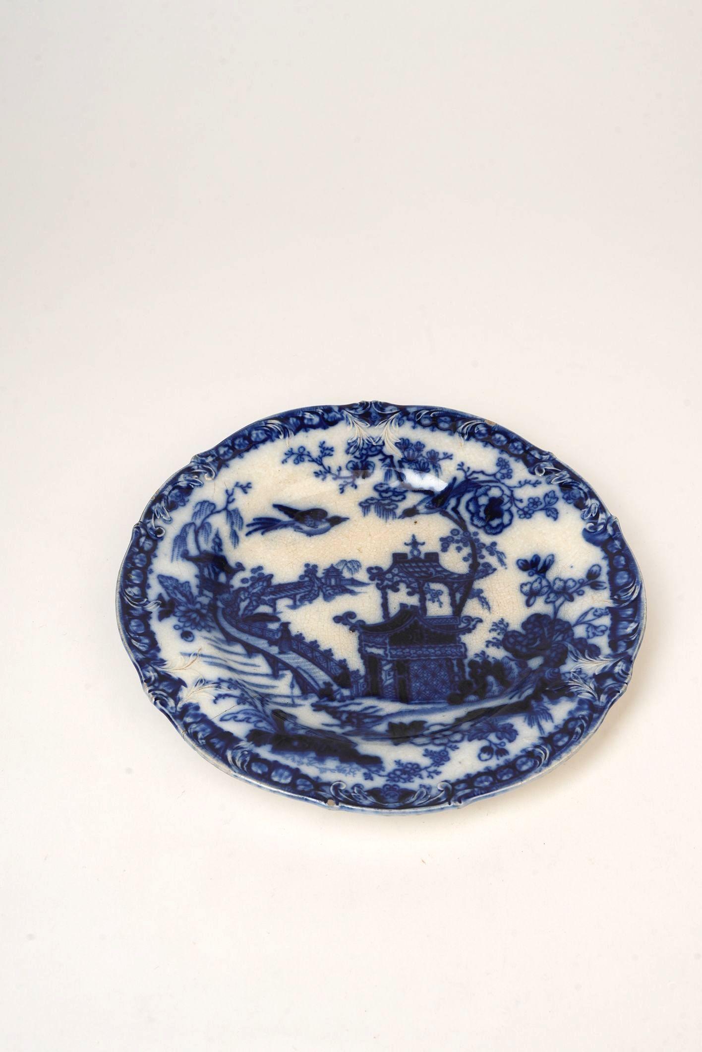 Chinoiserie Rörstrand Pagoda Pattern Plate, 19th Century For Sale