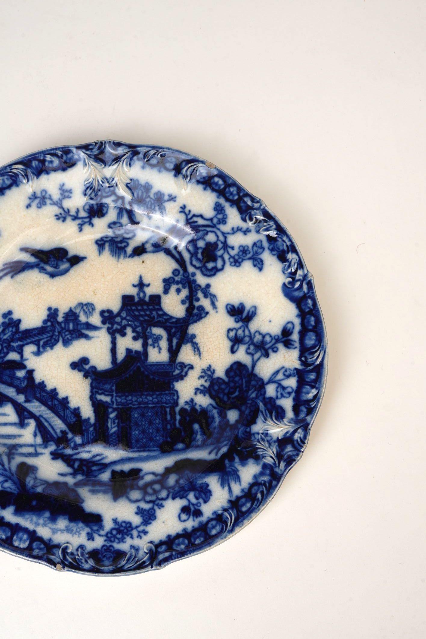 Rörstrand Pagoda Pattern Plate, 19th Century In Good Condition For Sale In Worcester Park, GB