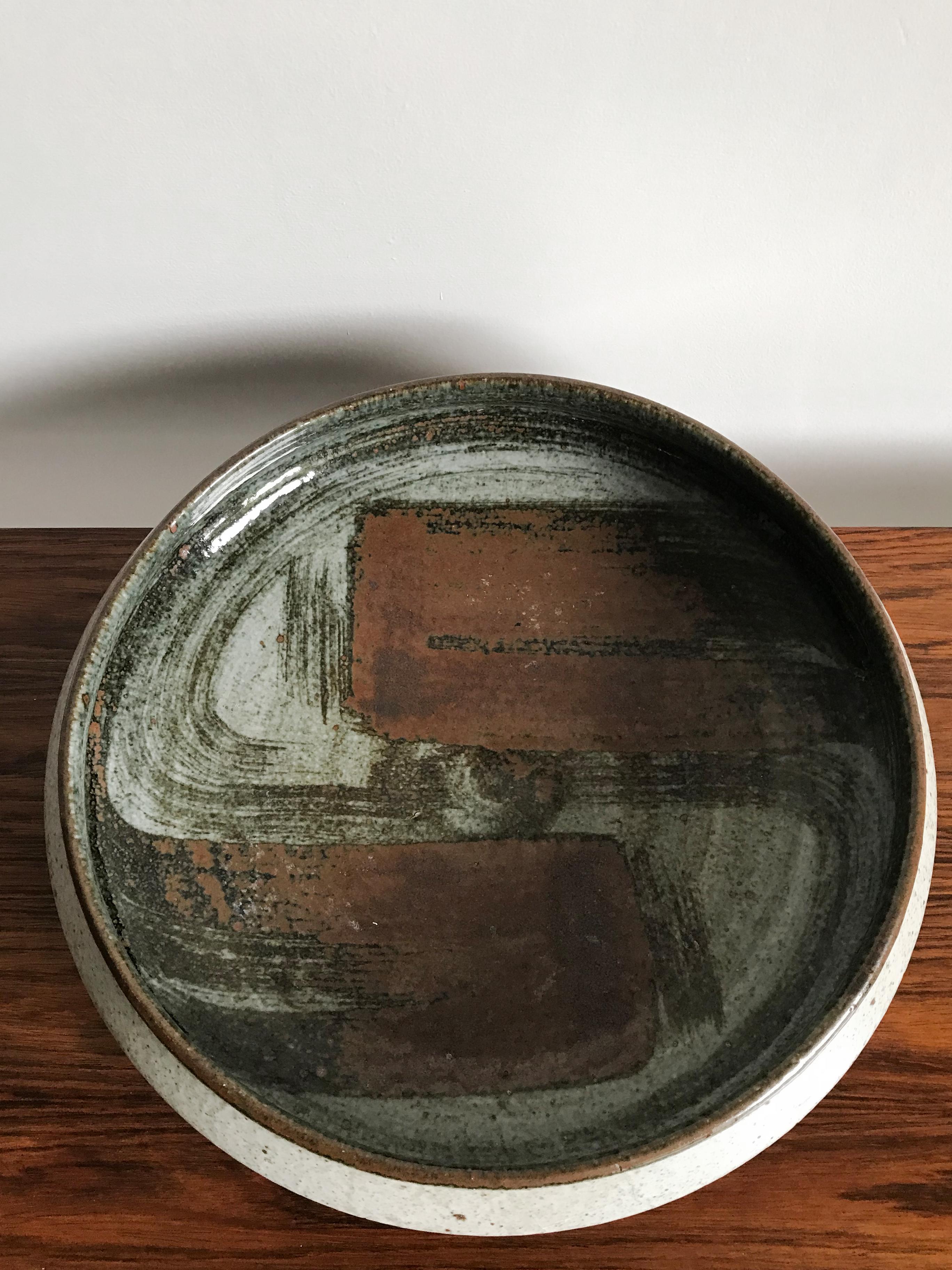 Large Rörstrand scandinavian bowl or centerpiece with mark engraved on the bottom, 1970s.
