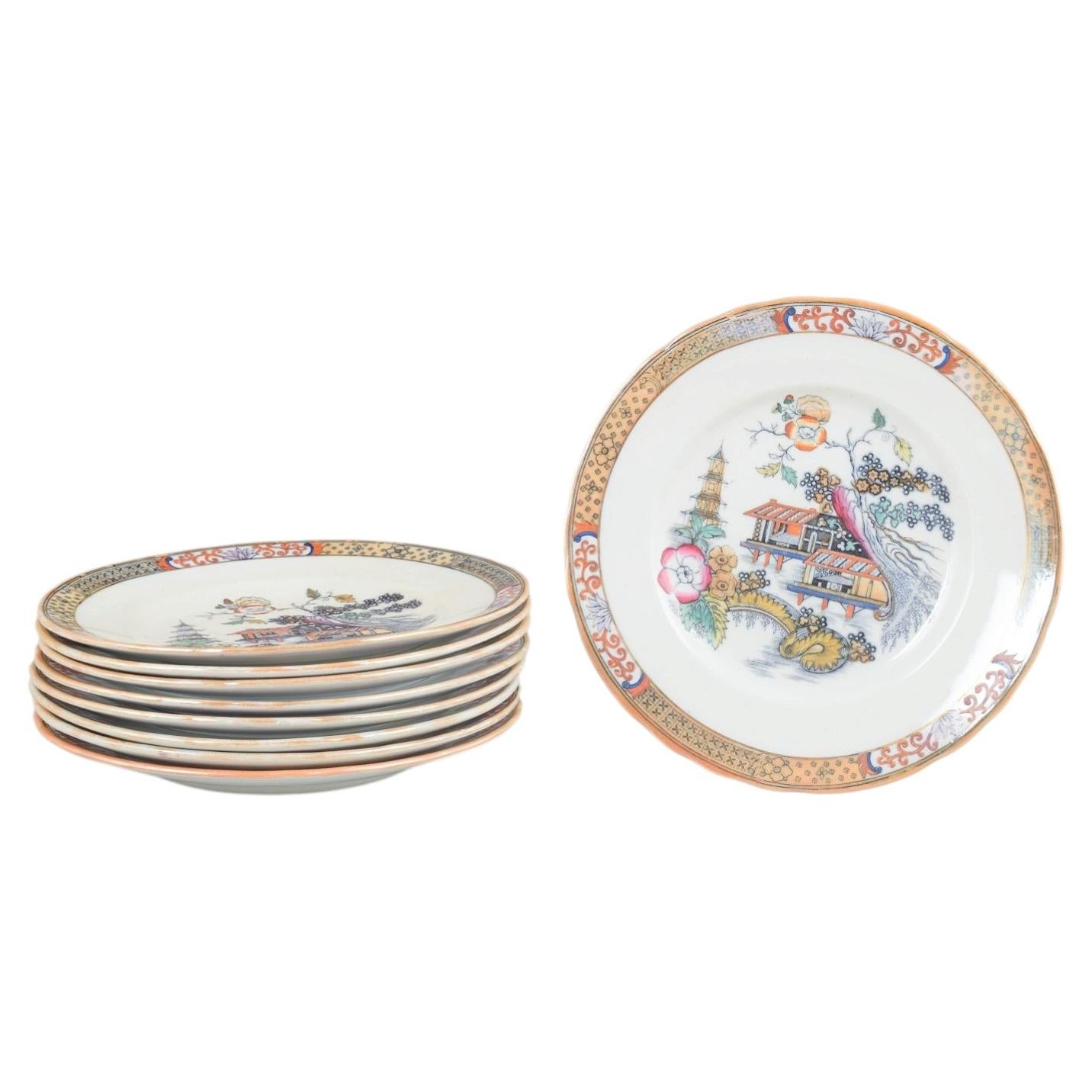 Rörstrand. Satz von neun Tellern aus Fayence. Serie 'Japan'. Anfang 20. Jh. im Angebot
