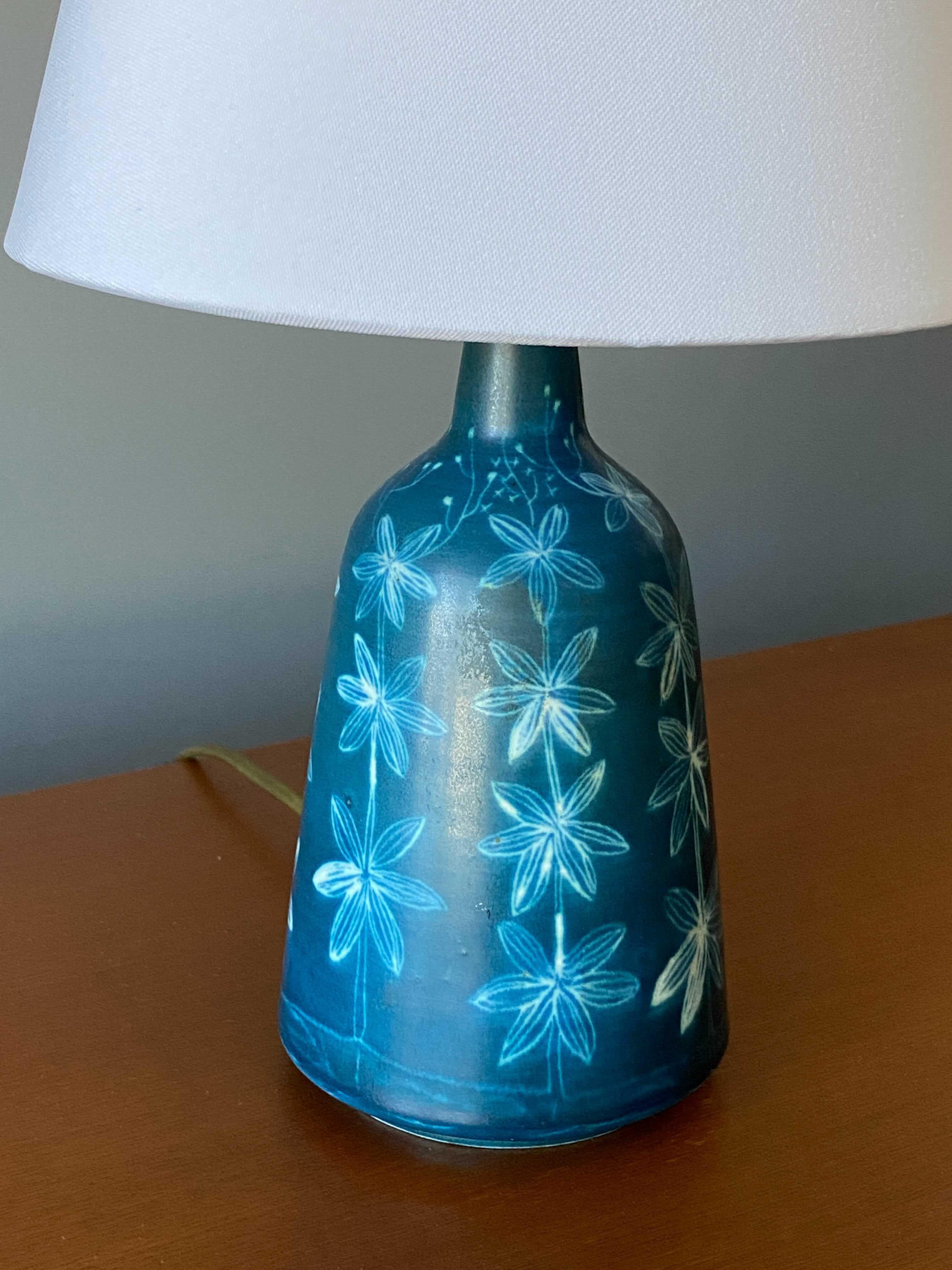 Rörstrand, Small Table Lamp, Blue Glazed Floral Motifs, Stoneware, Sweden, 1960s In Good Condition In High Point, NC