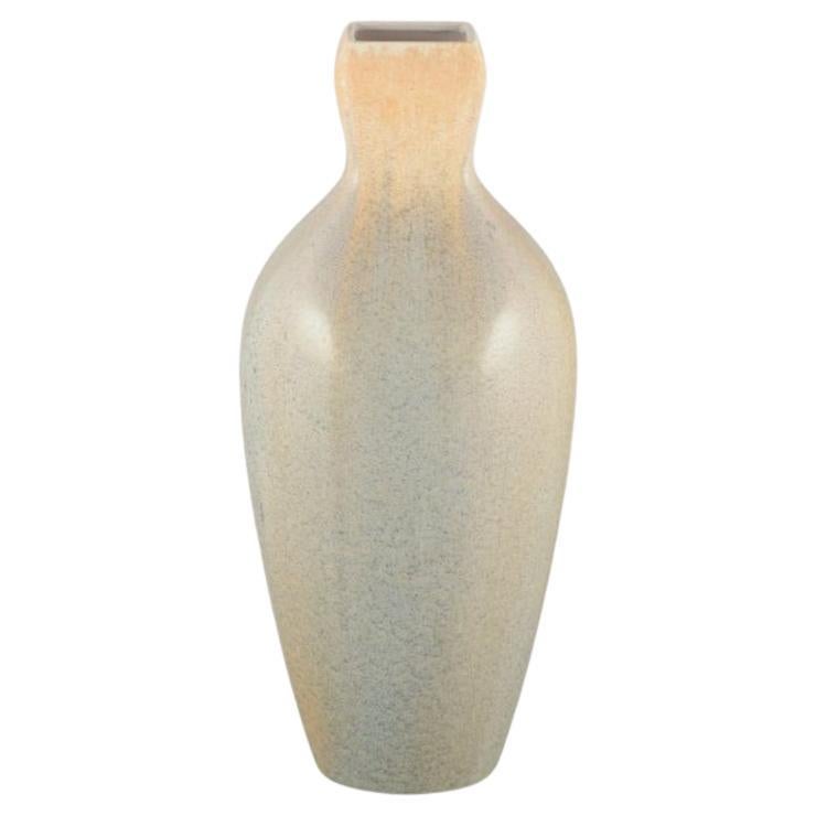 Rörstrand, Schweden. Colossal-Vase aus Fayence. Ca. 1920er Jahre