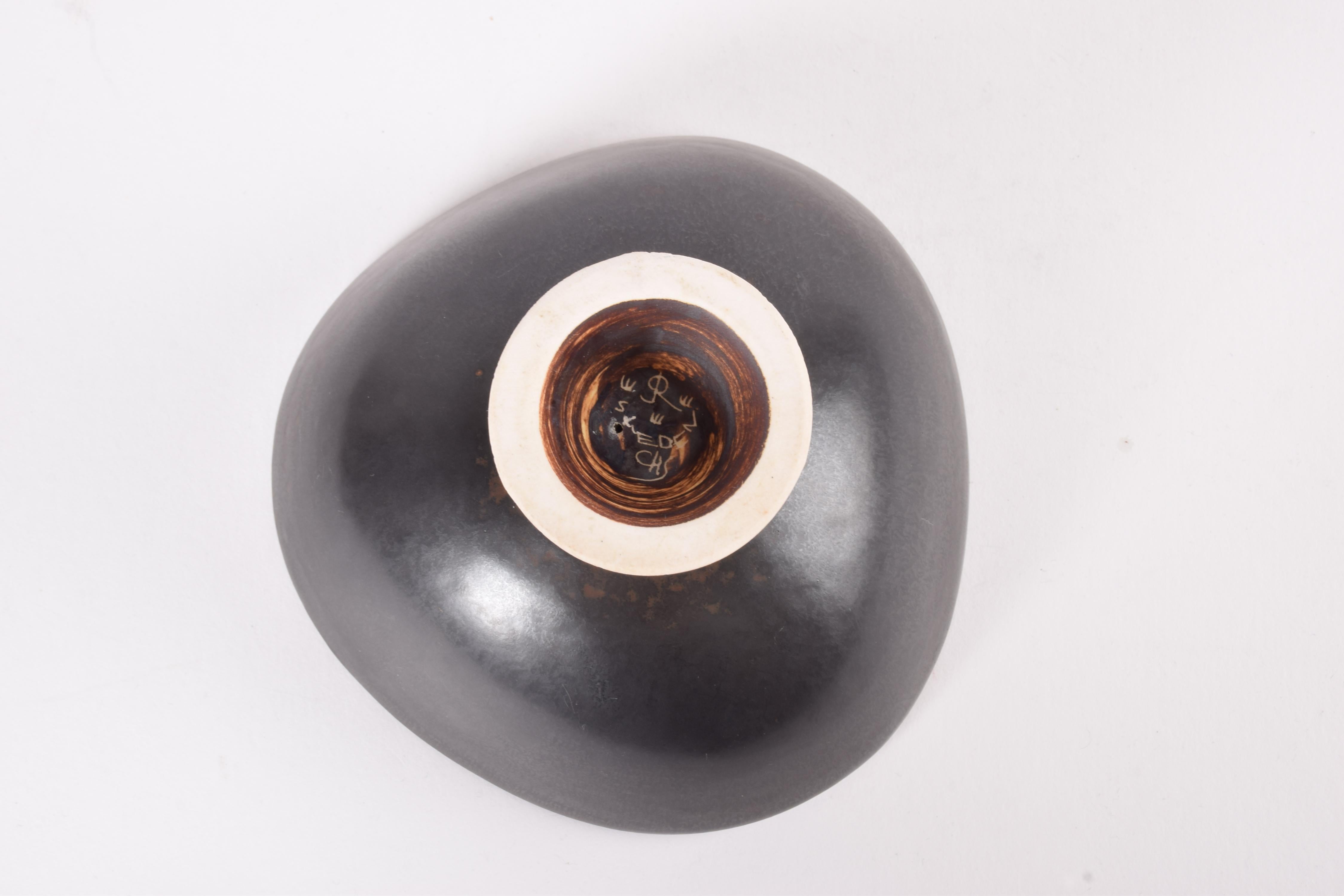 Cuenco con pie Rörstrand Sweden Esmalte marrón de Carl-Harry Stålhane, Moderno ca. 1950 en venta 5