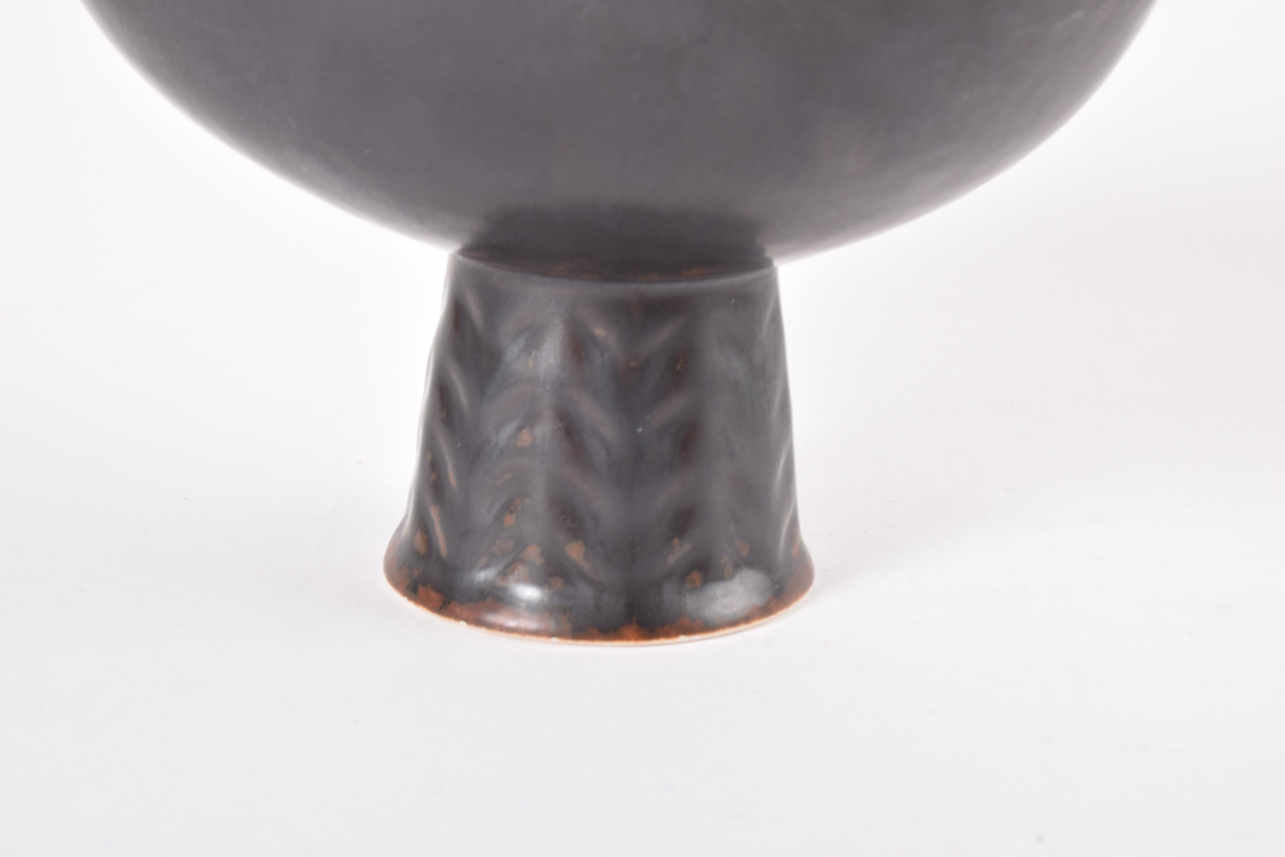 Cuenco con pie Rörstrand Sweden Esmalte marrón de Carl-Harry Stålhane, Moderno ca. 1950 Cerámico en venta