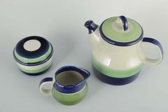 Rörstrand, Schweden. "Lotta", Set aus Kaffeekanne, Zuckerdose und Sahnekännchen.