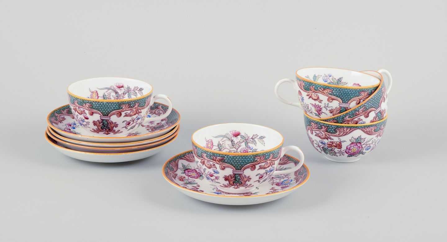 Rörstrand, Schweden. Satz von fünf "Formosa"-Kaffeetassen mit Untertassen aus Fayence. im Angebot