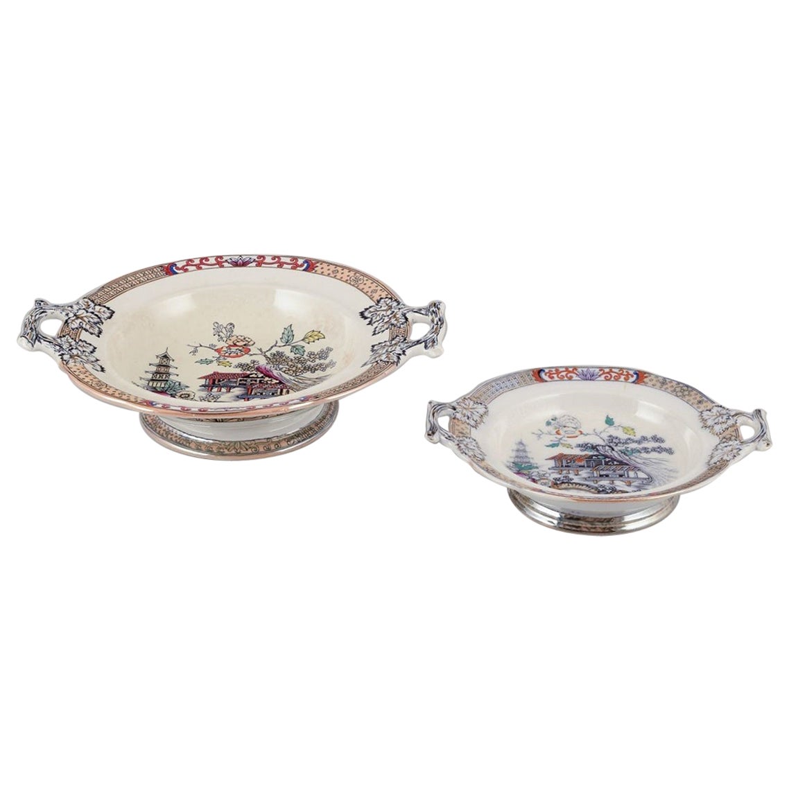 Rörstrand, Suecia. Dos centros de mesa de loza "Japón" con asas. Principios del siglo XX en venta