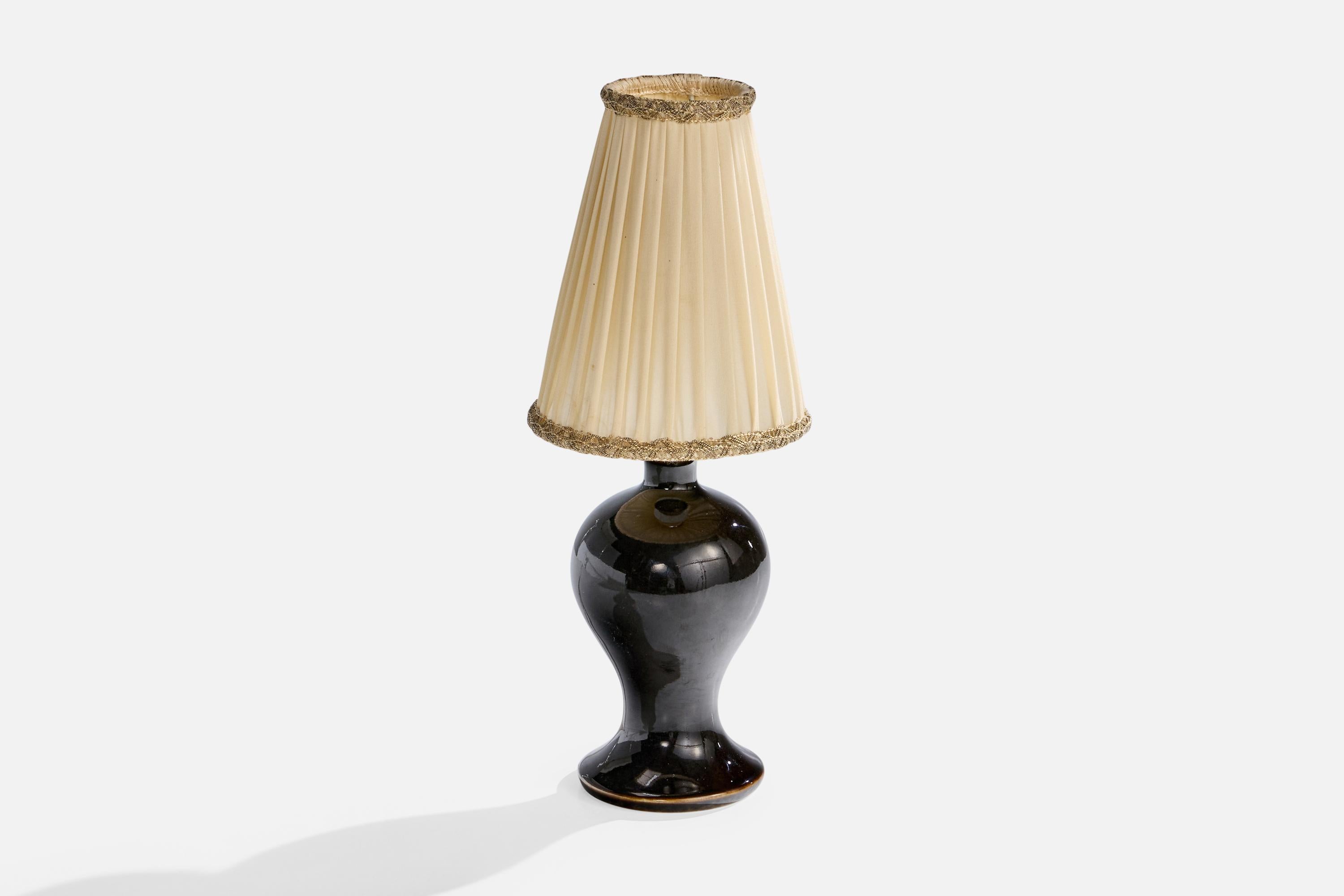Scandinavian Modern Rörstrand, Table Lamp, Stoneware, Fabric, Sweden, 1940s For Sale