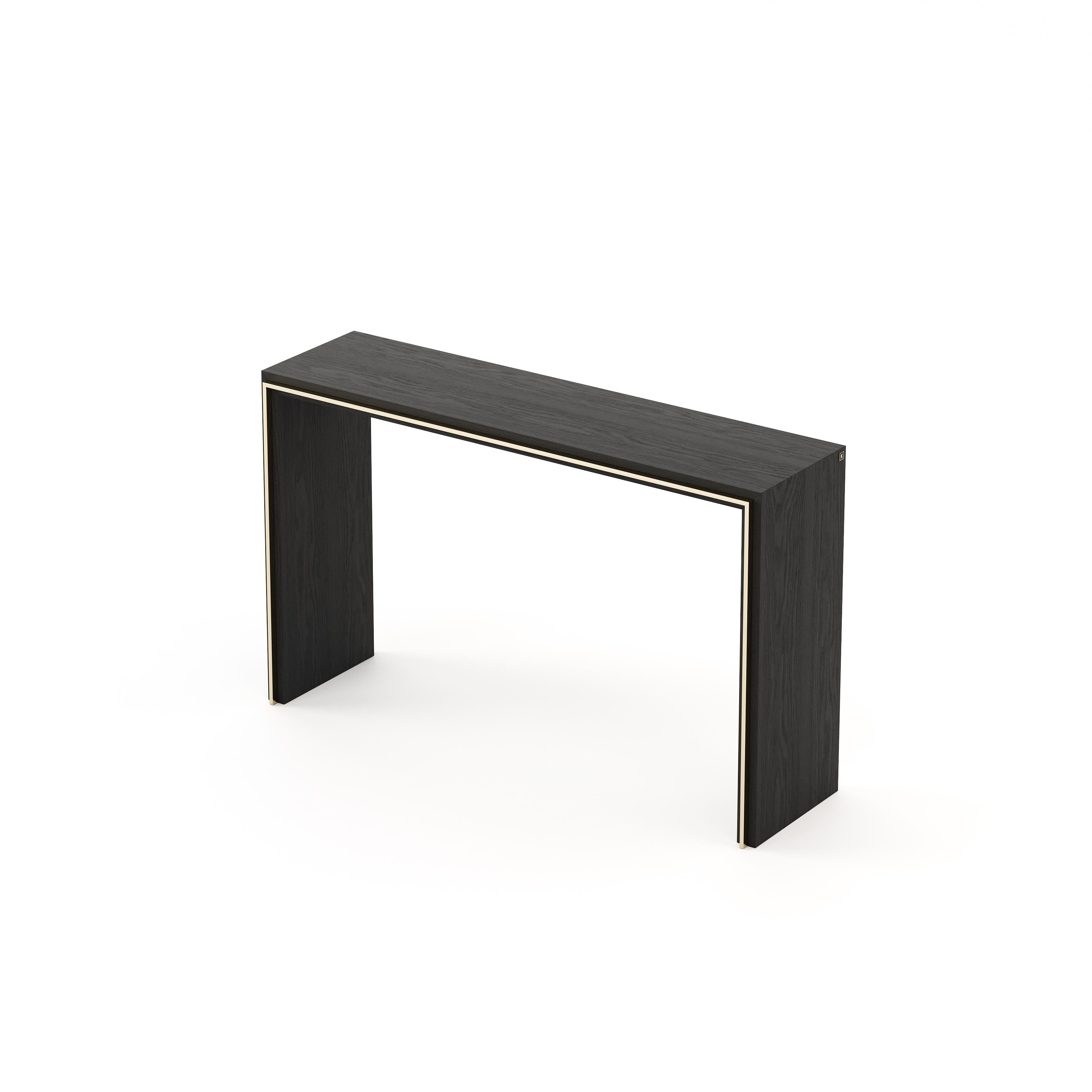 Rory console brings an elegant touch to any decor. A minimalist console table design carefully handmade in Portugal. Perfect for classic and modern entrance halls!



* Available in different finishes.
** Other custom sizes upon request.