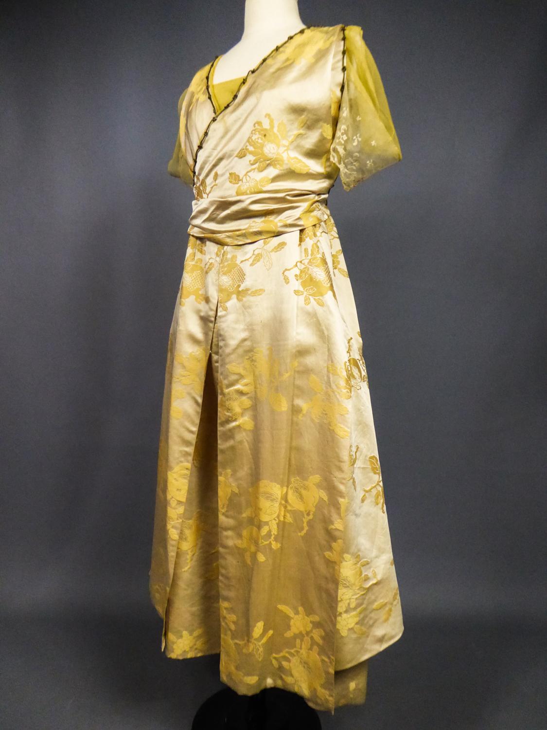 Rosa C. Korn beschriftetes Kleid aus chinesischem Damast-Satin - Vereinigte Staaten um 1915 im Angebot 7