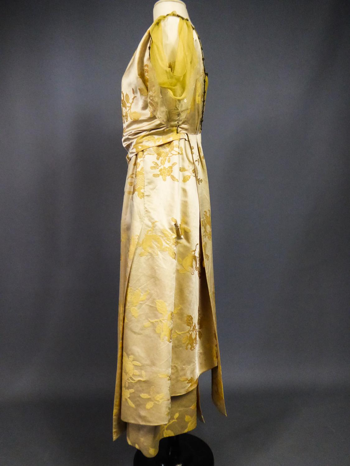 Rosa C. Korn beschriftetes Kleid aus chinesischem Damast-Satin - Vereinigte Staaten um 1915 im Angebot 10