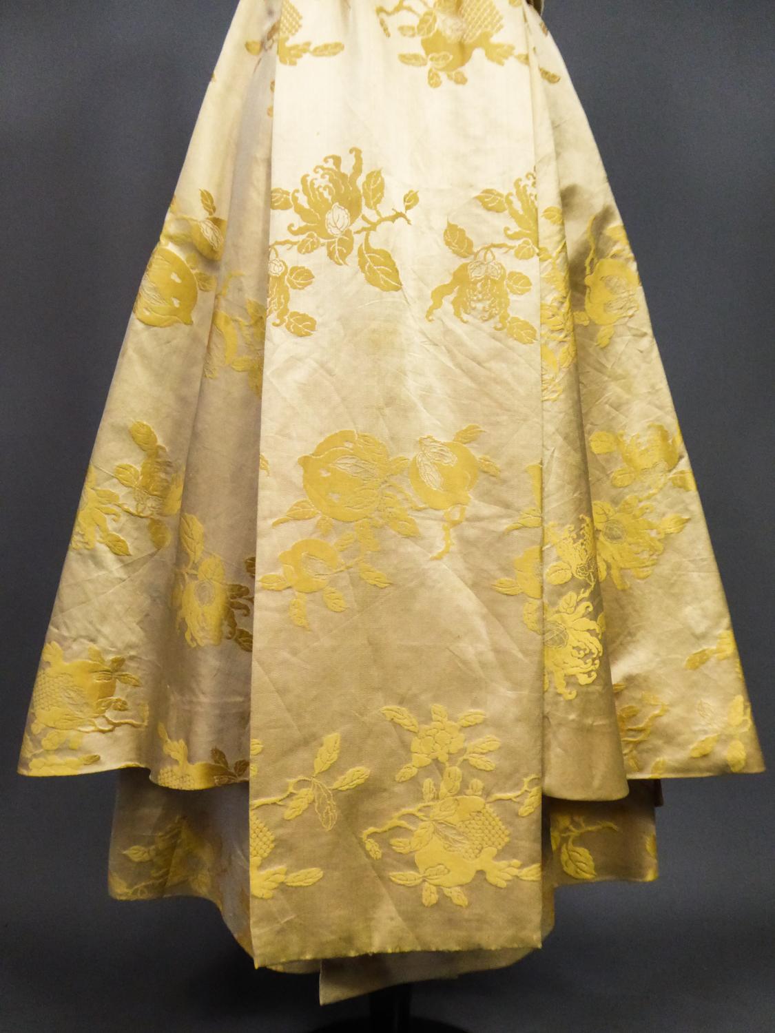 Rosa C. Korn beschriftetes Kleid aus chinesischem Damast-Satin - Vereinigte Staaten um 1915 im Angebot 11