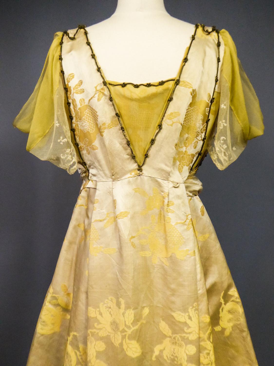 Rosa C. Korn beschriftetes Kleid aus chinesischem Damast-Satin - Vereinigte Staaten um 1915 im Angebot 12