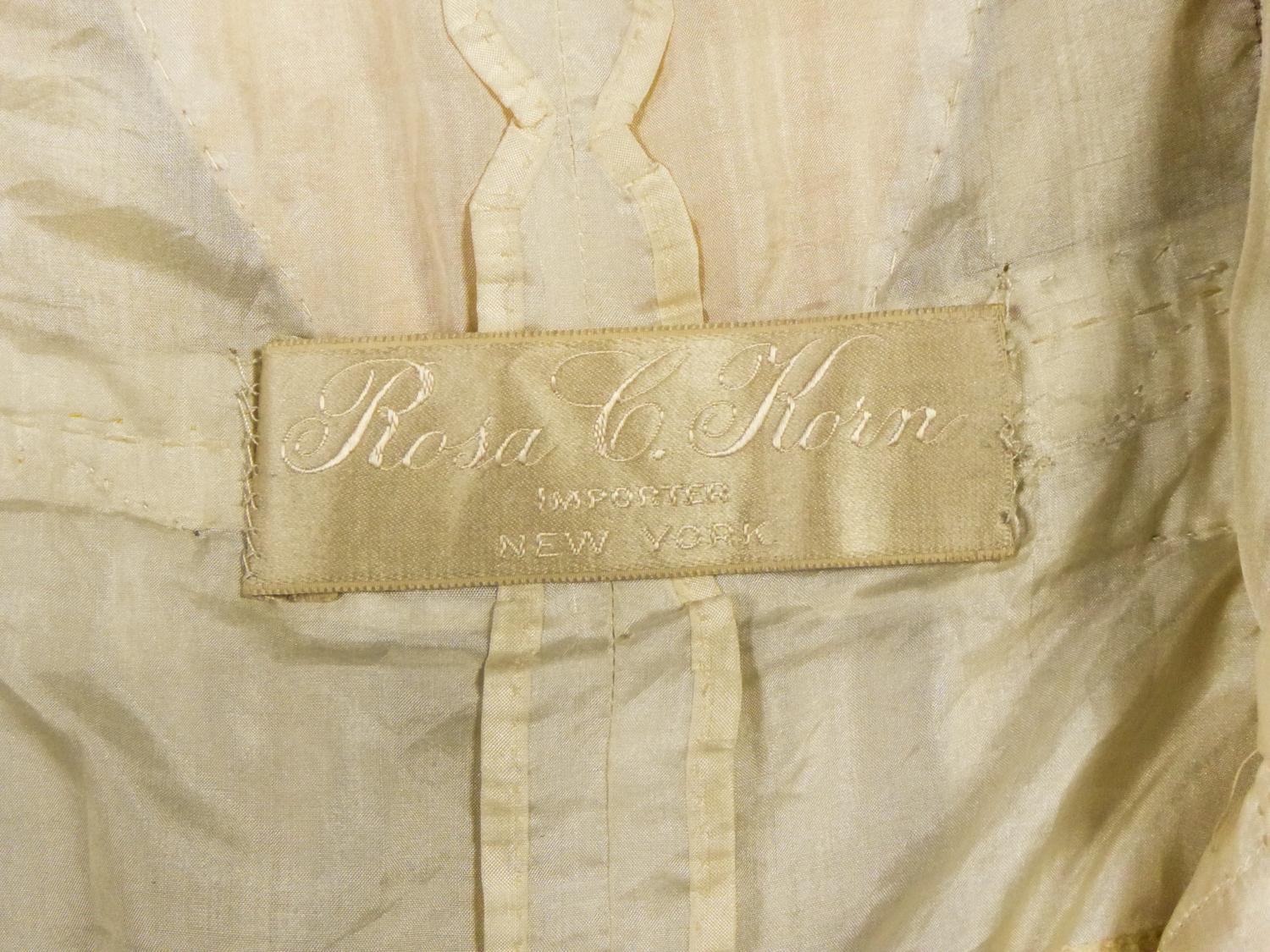 Rosa C. Korn beschriftetes Kleid aus chinesischem Damast-Satin - Vereinigte Staaten um 1915 Damen im Angebot