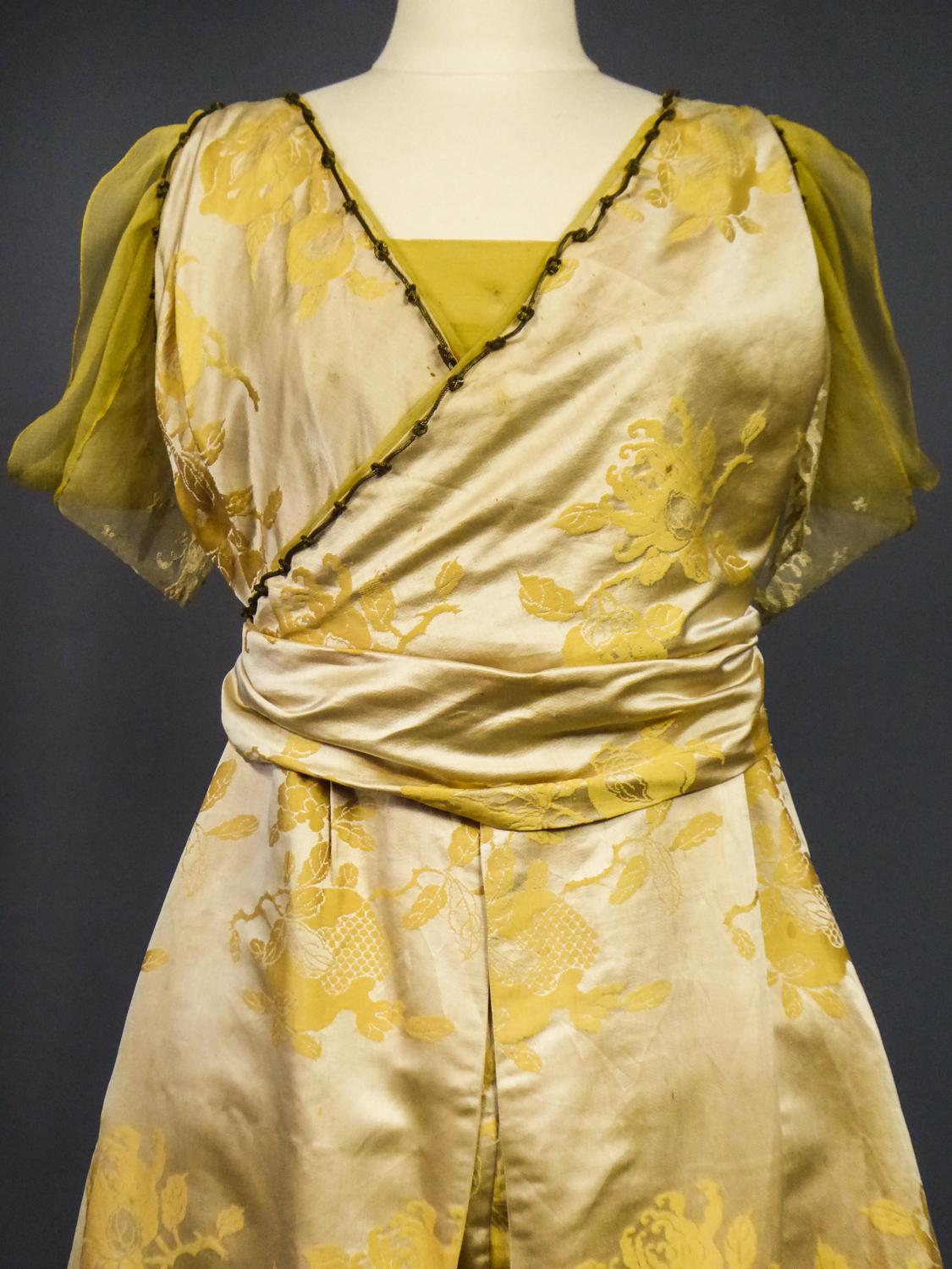 Rosa C. Korn beschriftetes Kleid aus chinesischem Damast-Satin - Vereinigte Staaten um 1915 im Angebot 3