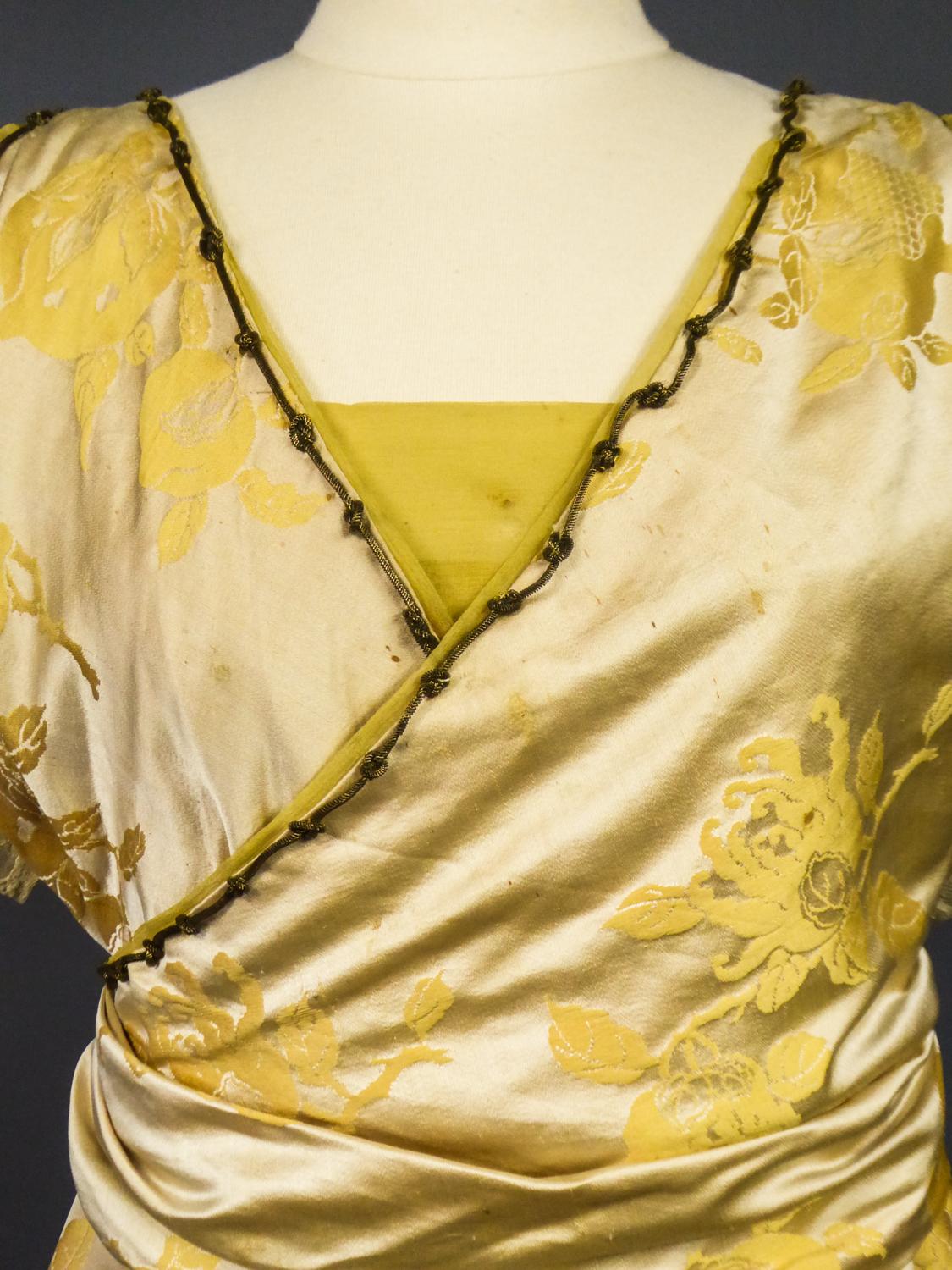 Rosa C. Korn beschriftetes Kleid aus chinesischem Damast-Satin - Vereinigte Staaten um 1915 im Angebot 4