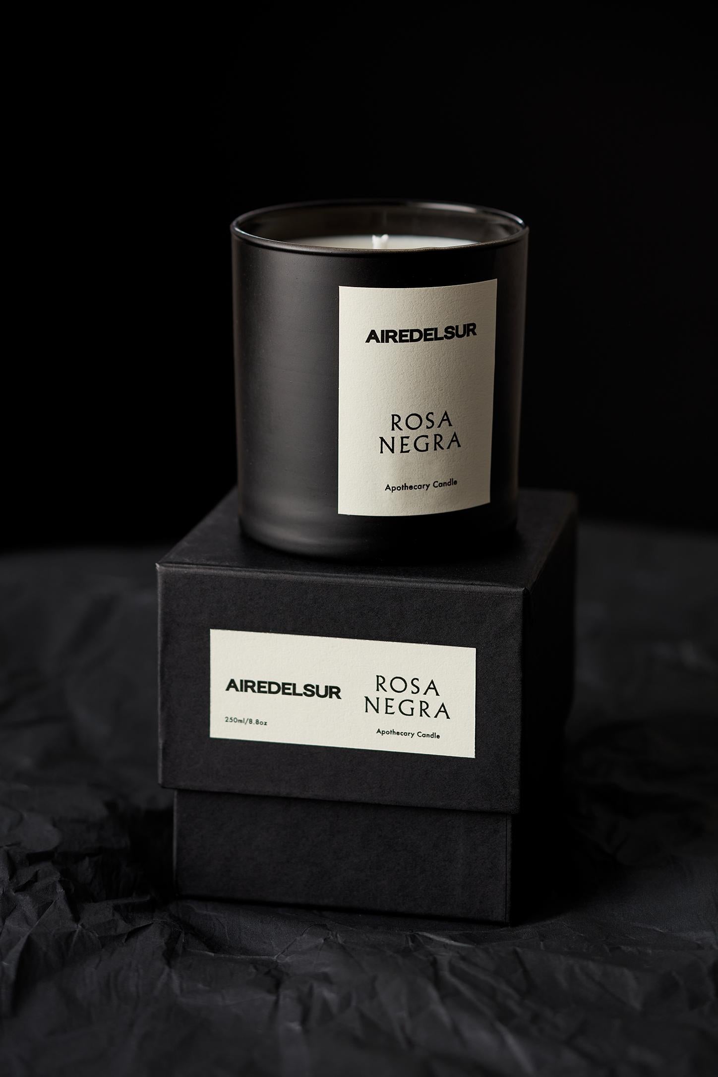 Organic Modern Rosa Negra, Black Glass Scented Candle For Sale