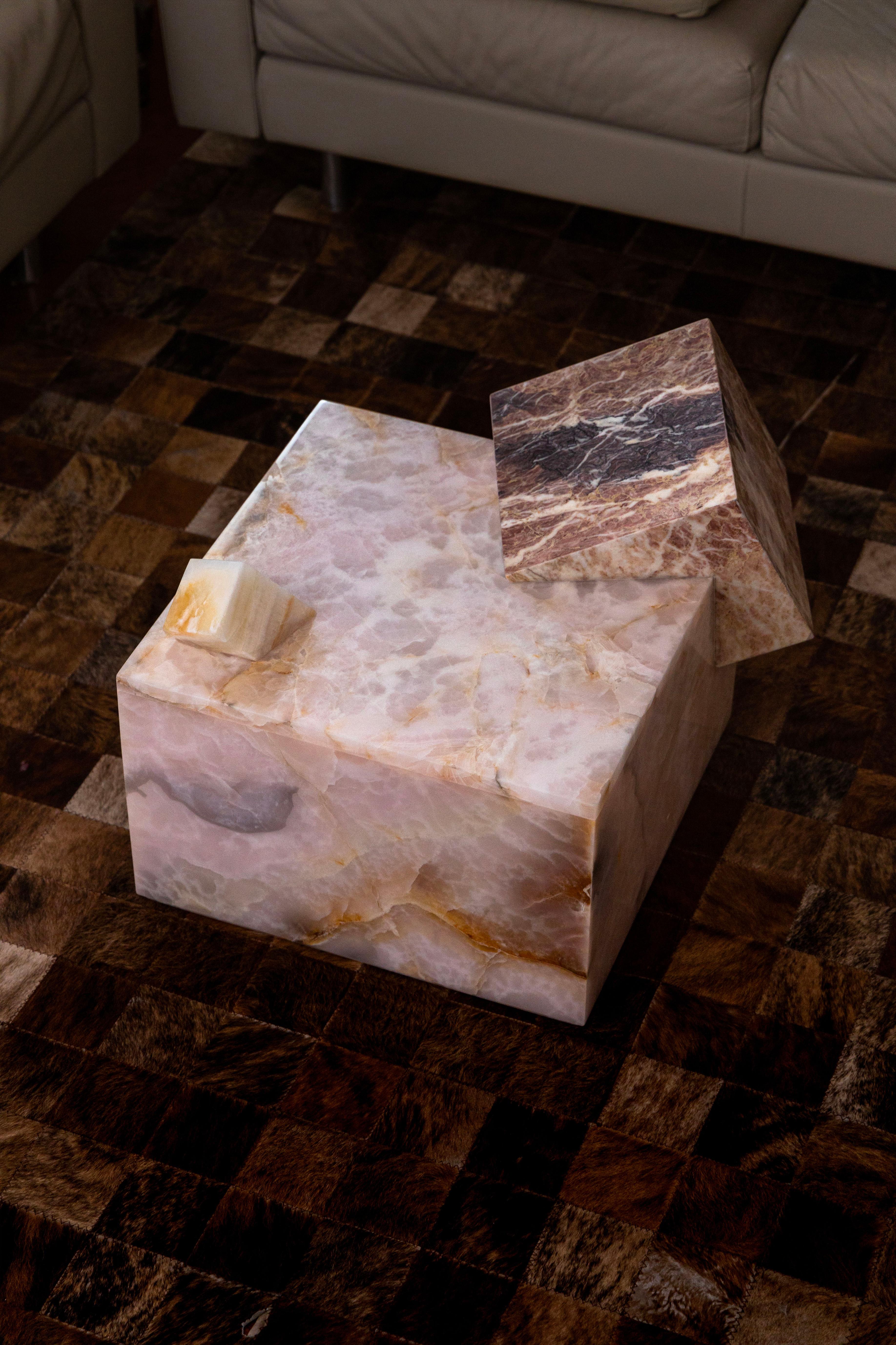 Rosa Peralba Crystal Coffee Table by Serafini In New Condition For Sale In London, GB