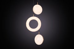 'Anello Rosa, 3 pezzi' di Marc Wood. Ottone e marmo rosa, lampade fatte a mano (LED)