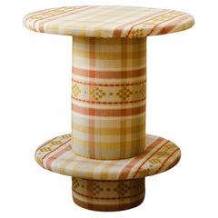 Mesa auxiliar Rosalie 50 de tablero MDF, madera y tela by POPUS EDITIONS
