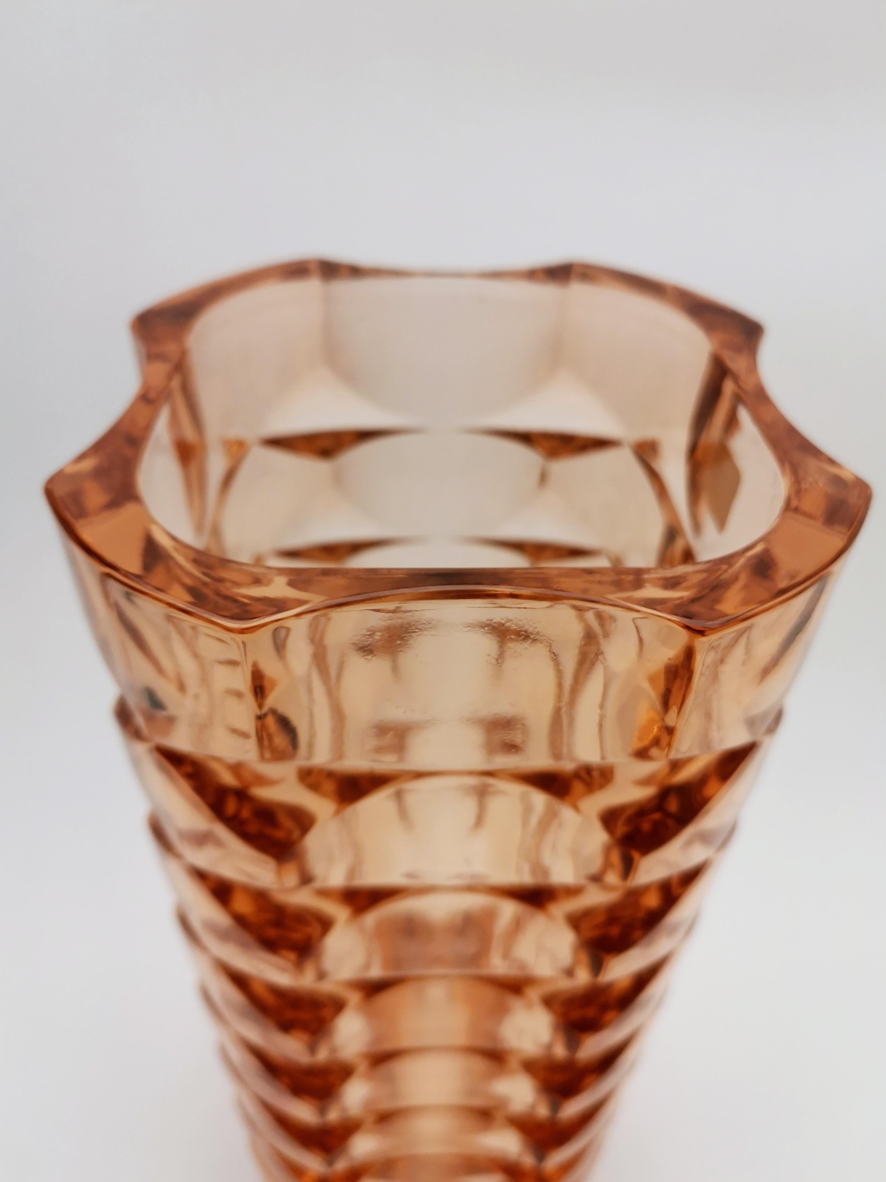 Mid-Century Modern Vase en verre pressé Rosaline 1970