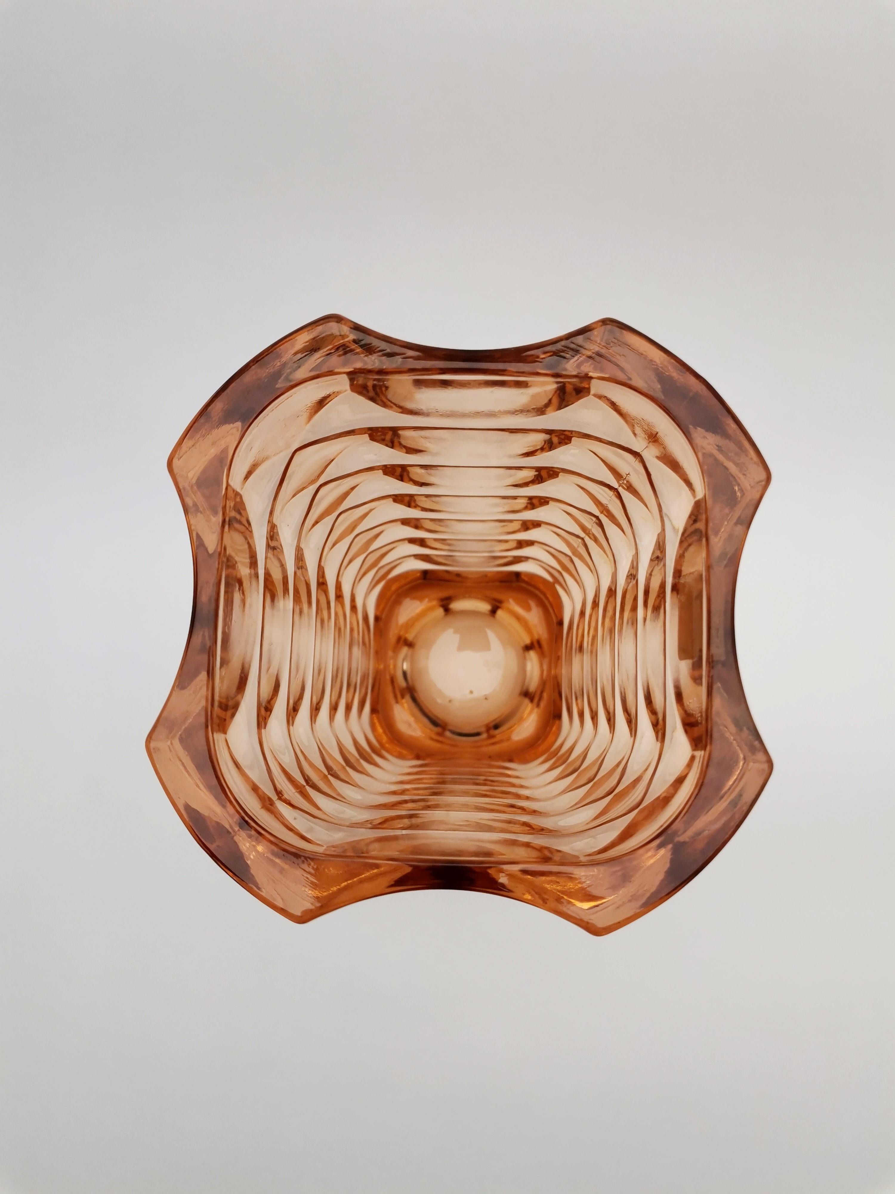 Français Vase en verre pressé Rosaline 1970