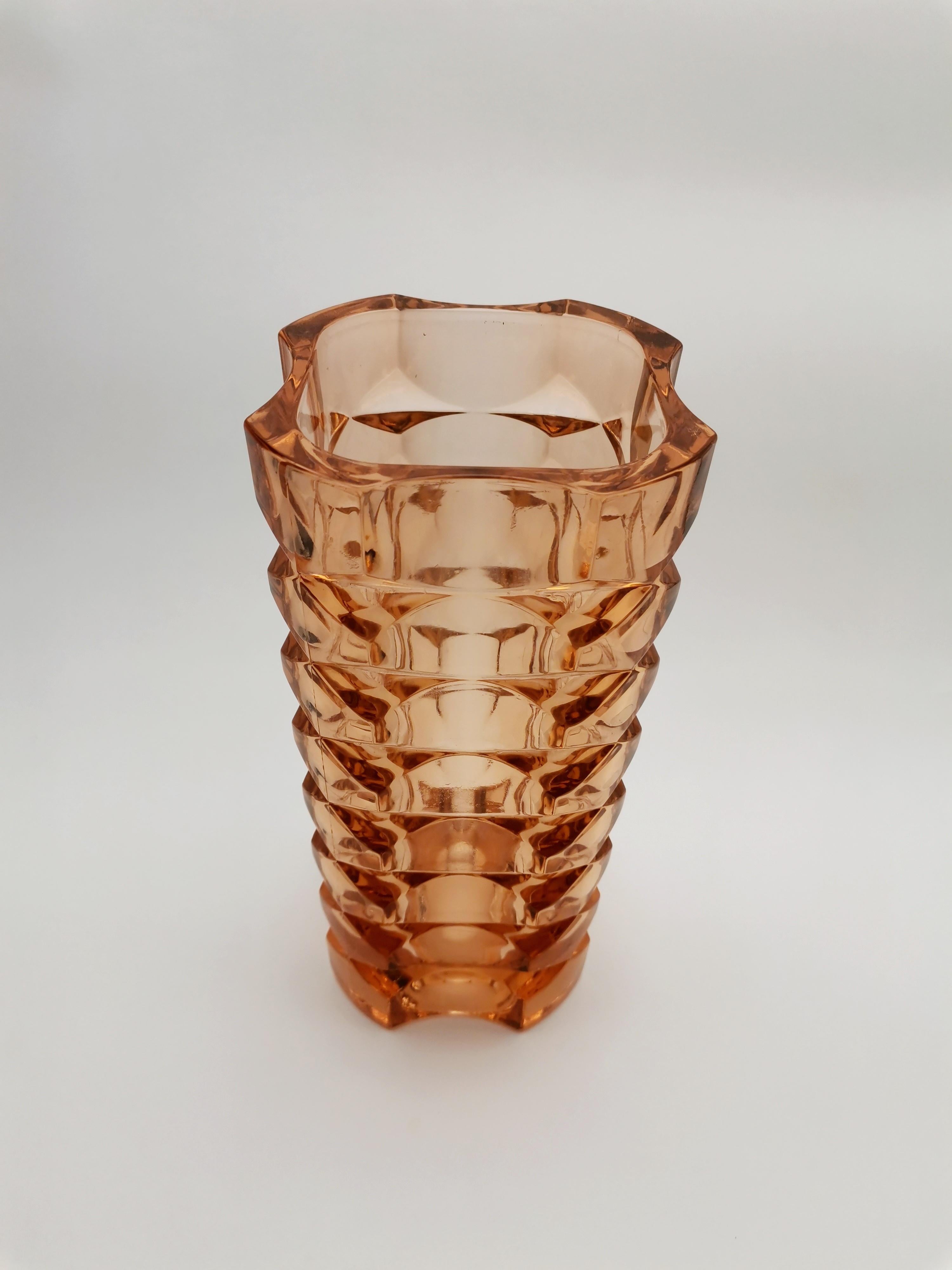 Vase en verre pressé Rosaline 1970 Bon état à Ljubljana, SI