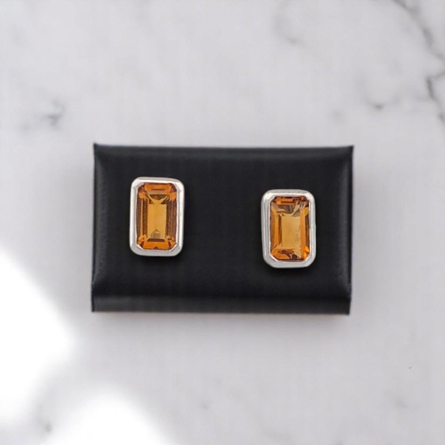 Rosamund Citrin-Ohrringe, 10 Karat Weißgold mit 0,53 Karat Smaragdschliff in Lünette Damen im Angebot