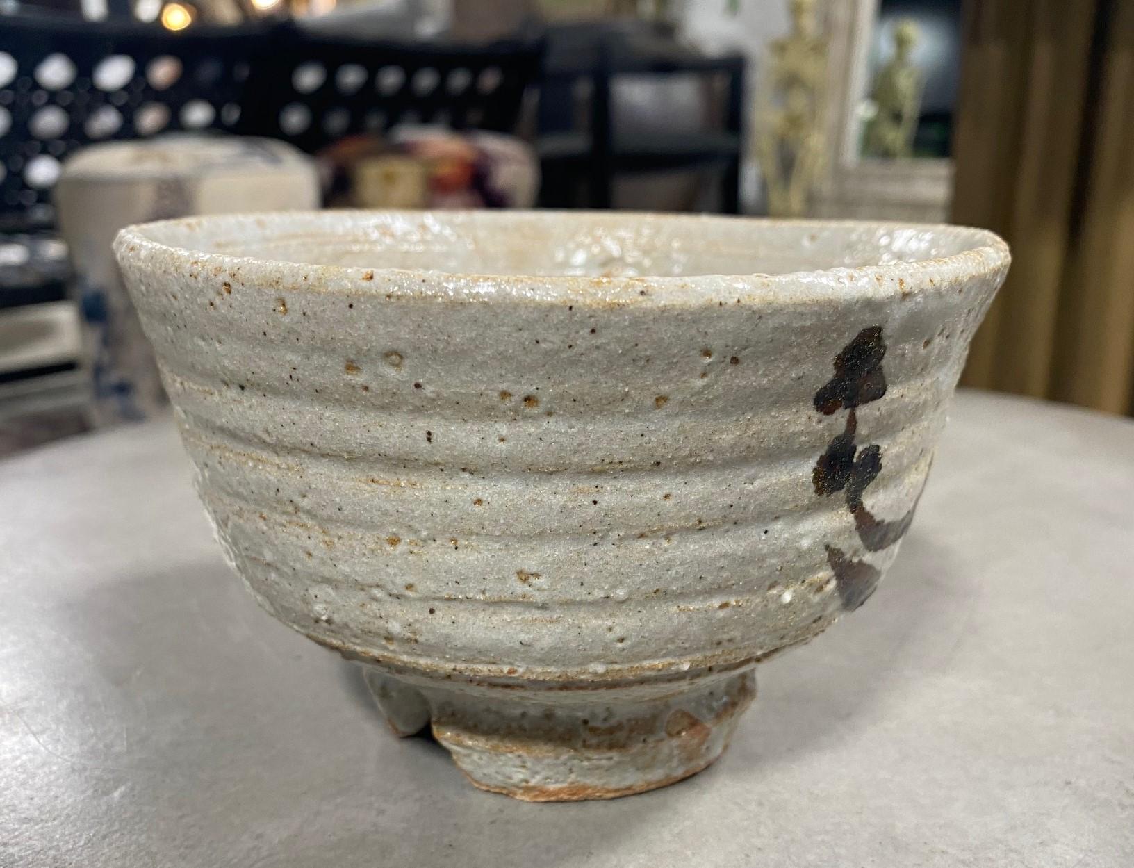 Rosanjin Kitaoji Tazón de té Chawan de Shino Ware firmado Caja original sellada y firmada siglo XX en venta