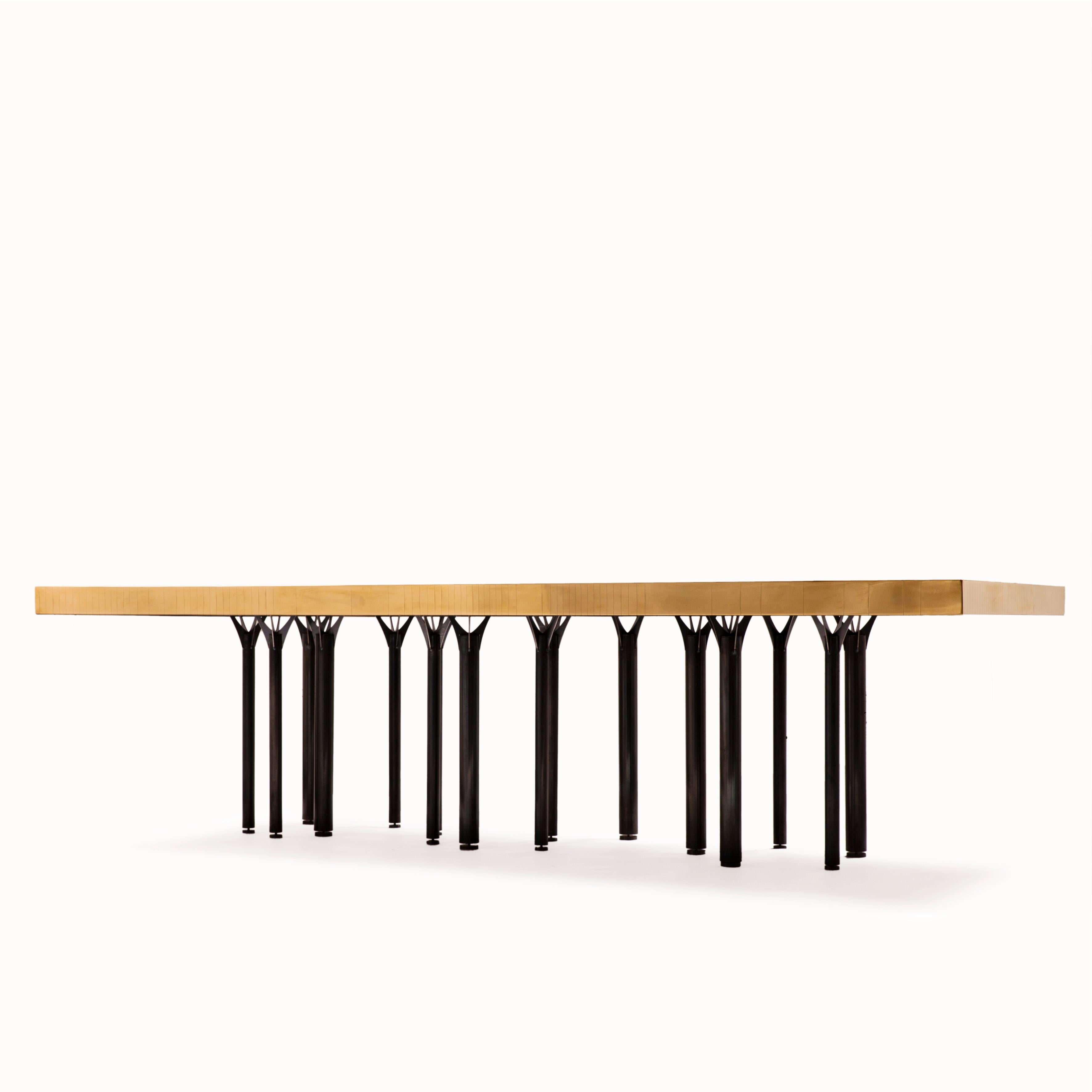 Moderne Table à manger Roseanne d'Erwan Boulloud en vente