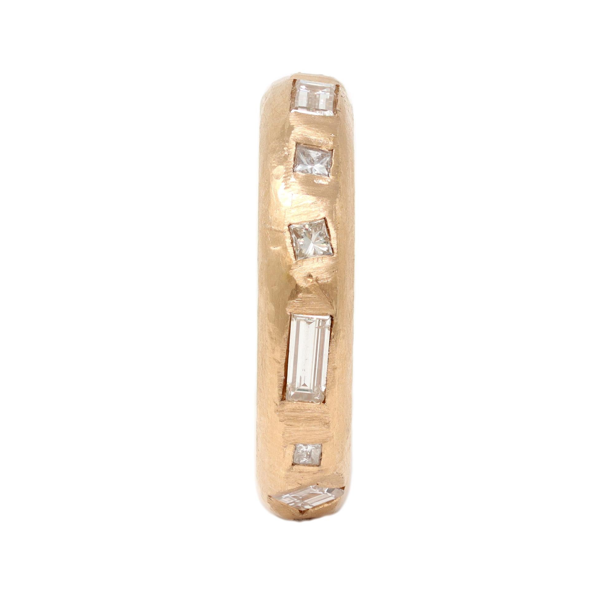 Contemporary Rosaria Varra Diamond Band Ring in 18K Rose Gold