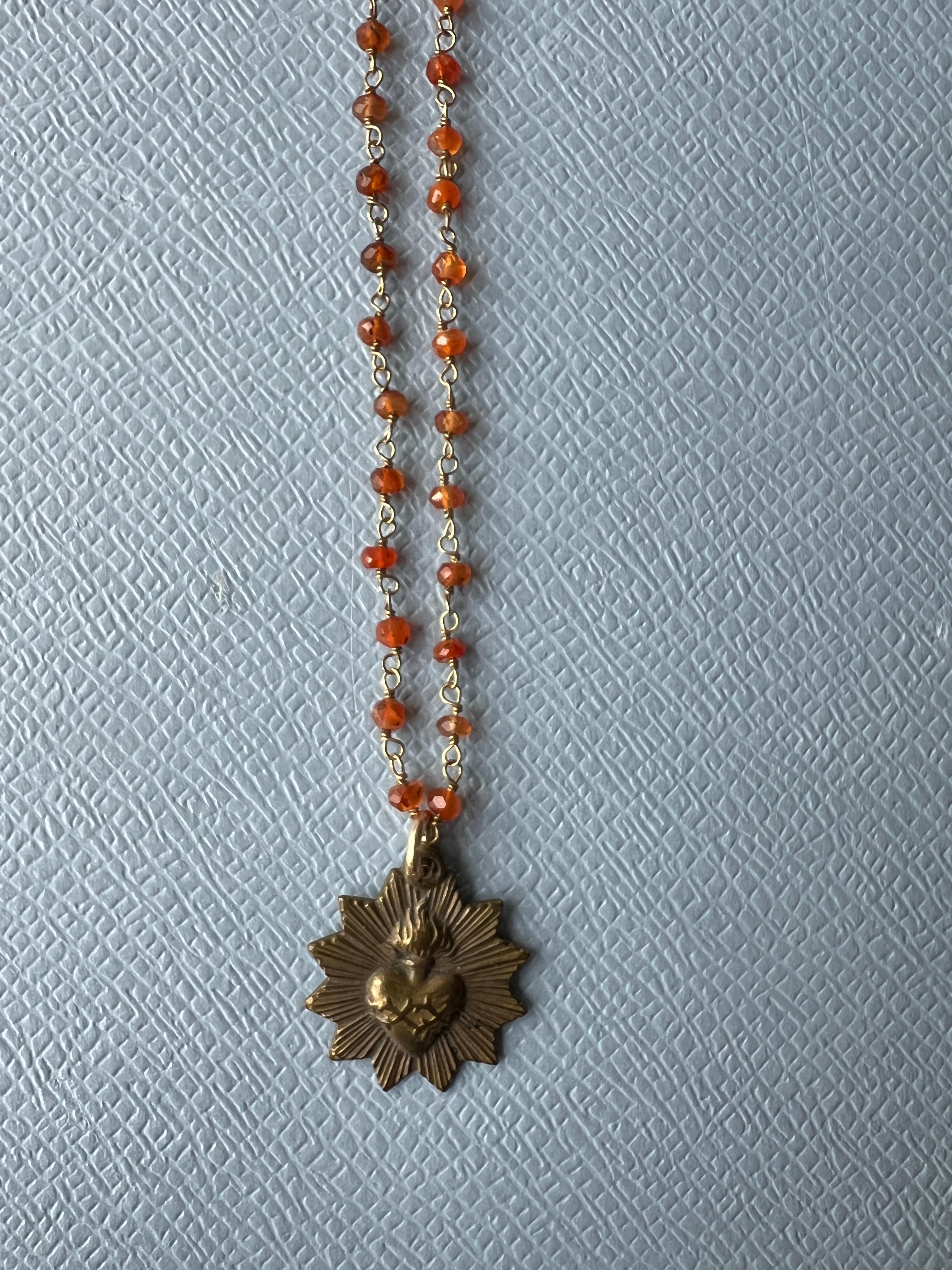 Rosario Beaded Chain Necklace Vintage French Medal Sacred Heart In New Condition In Los Angeles, CA