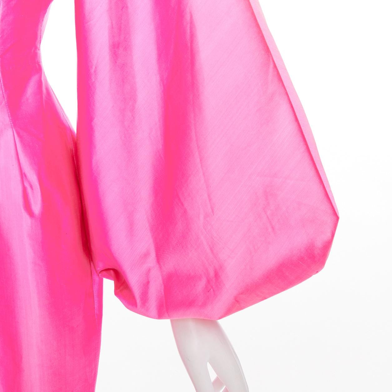 ROSARIO rosa picante 100% seda brillante mangas abullonadas cintura ceñida vestido midi FR36 S
Referencia: AAWC/A01527
Marca: Rosario
Material: Seda
Color: Rosa
Patrón: Sólido
Cierre: cremallera
Forro: Tejido rosa
Detalles adicionales: V invertida