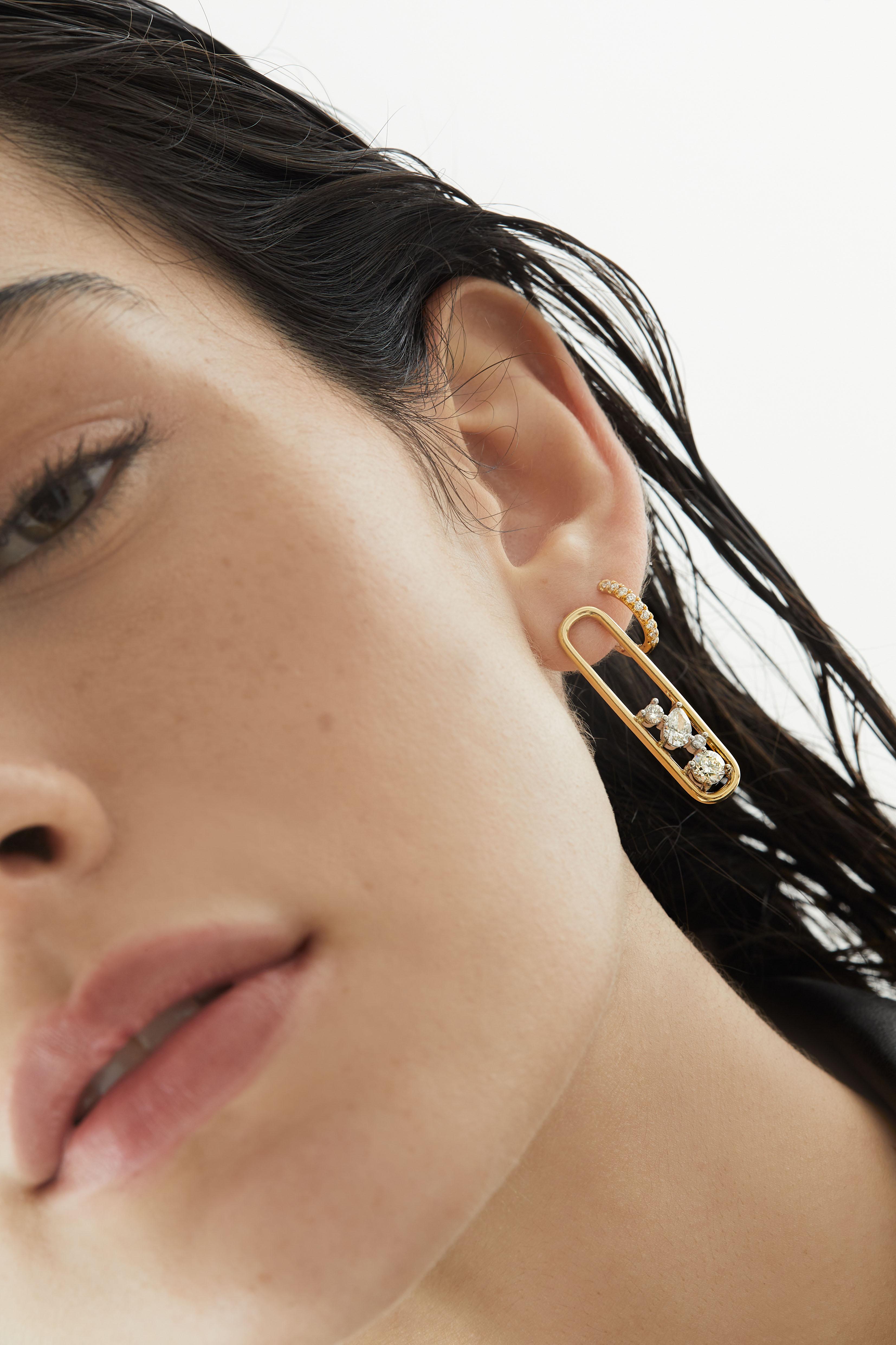 Rosario Navia Mara Boucles d'oreilles pendantes III en or 18 carats, platine et diamants Unisexe en vente