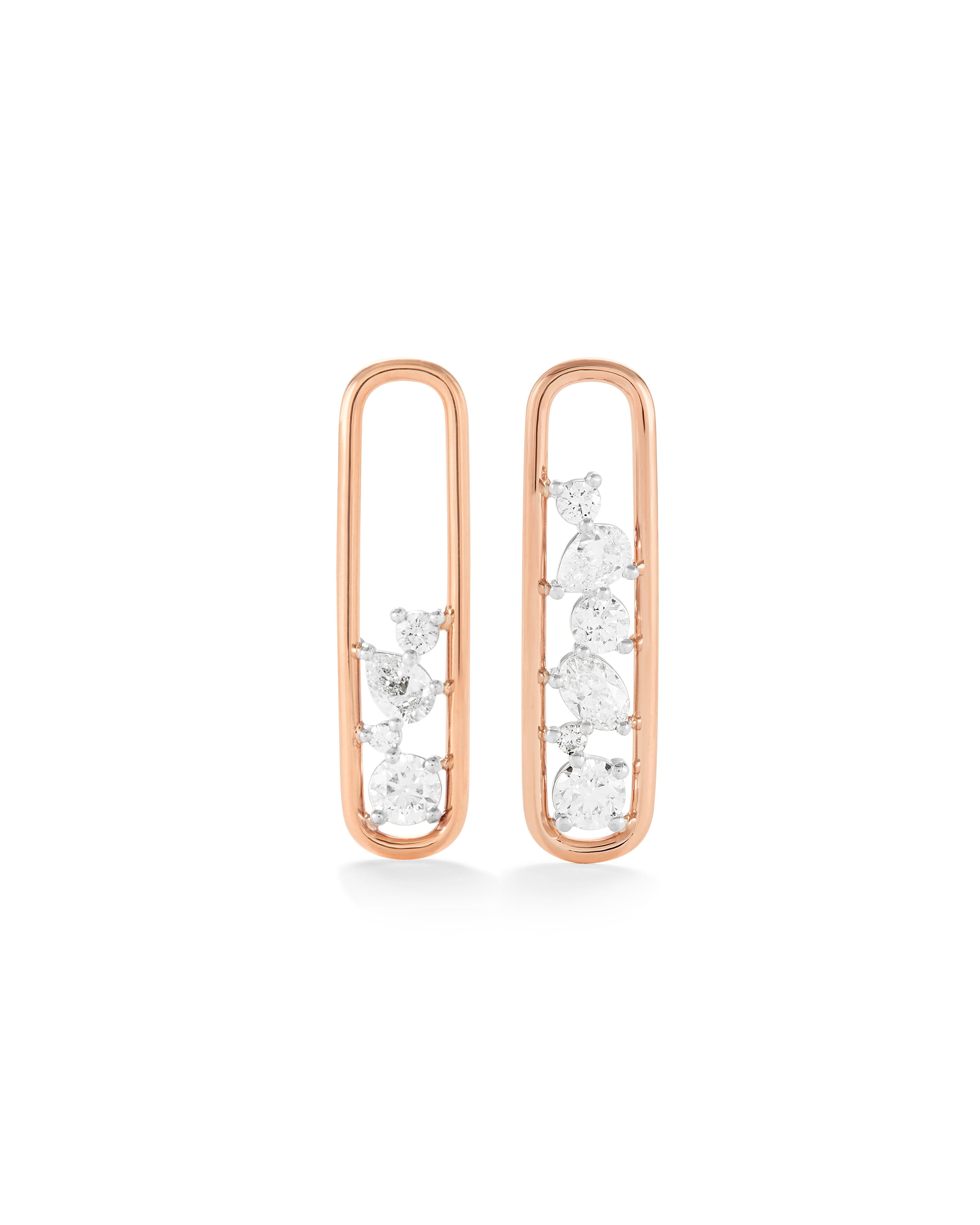Taille ronde Rosario Navia Mara Boucles d'oreilles pendantes III en or 18 carats, platine et diamants en vente
